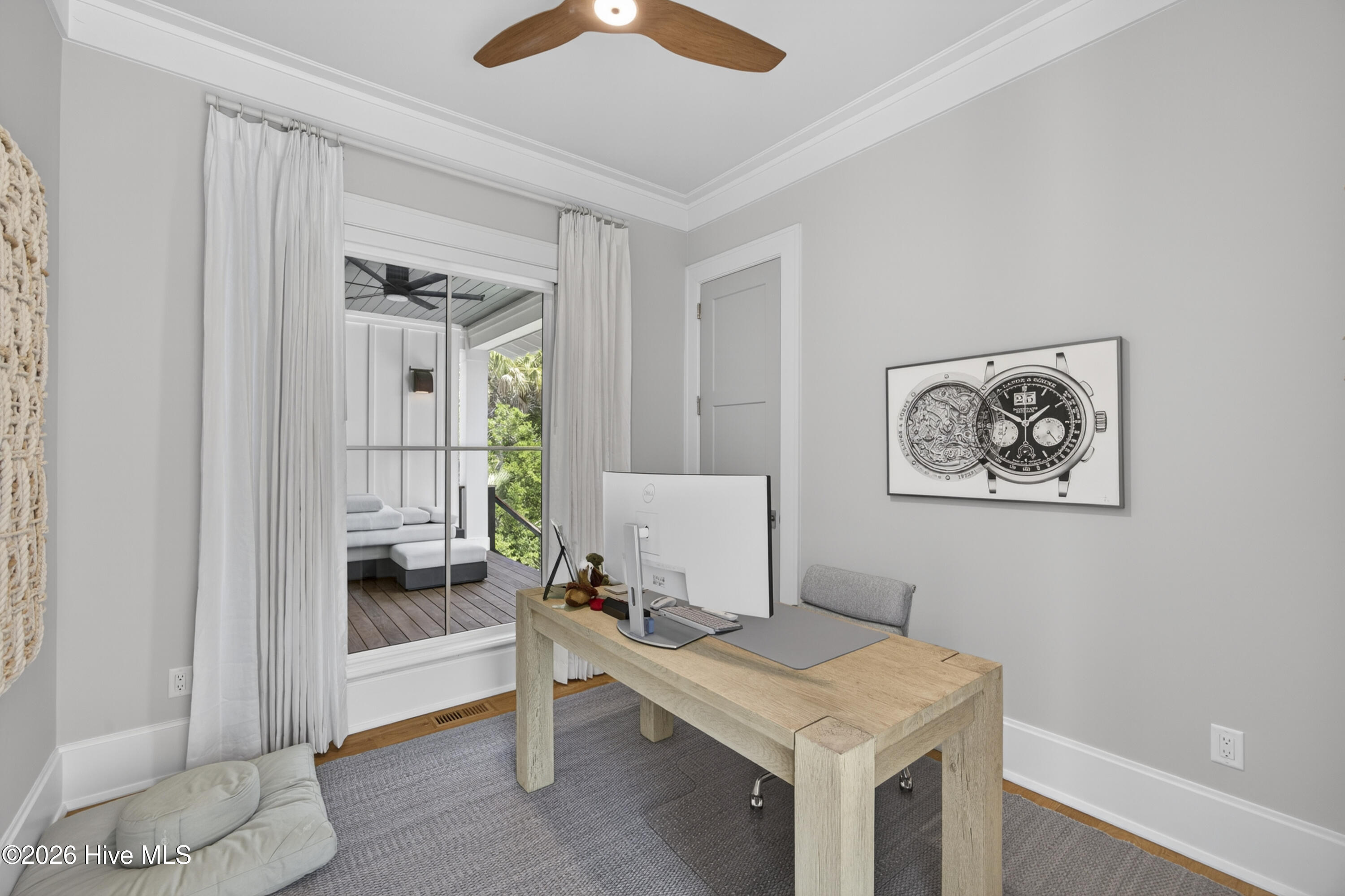 100566186 | Photo 73