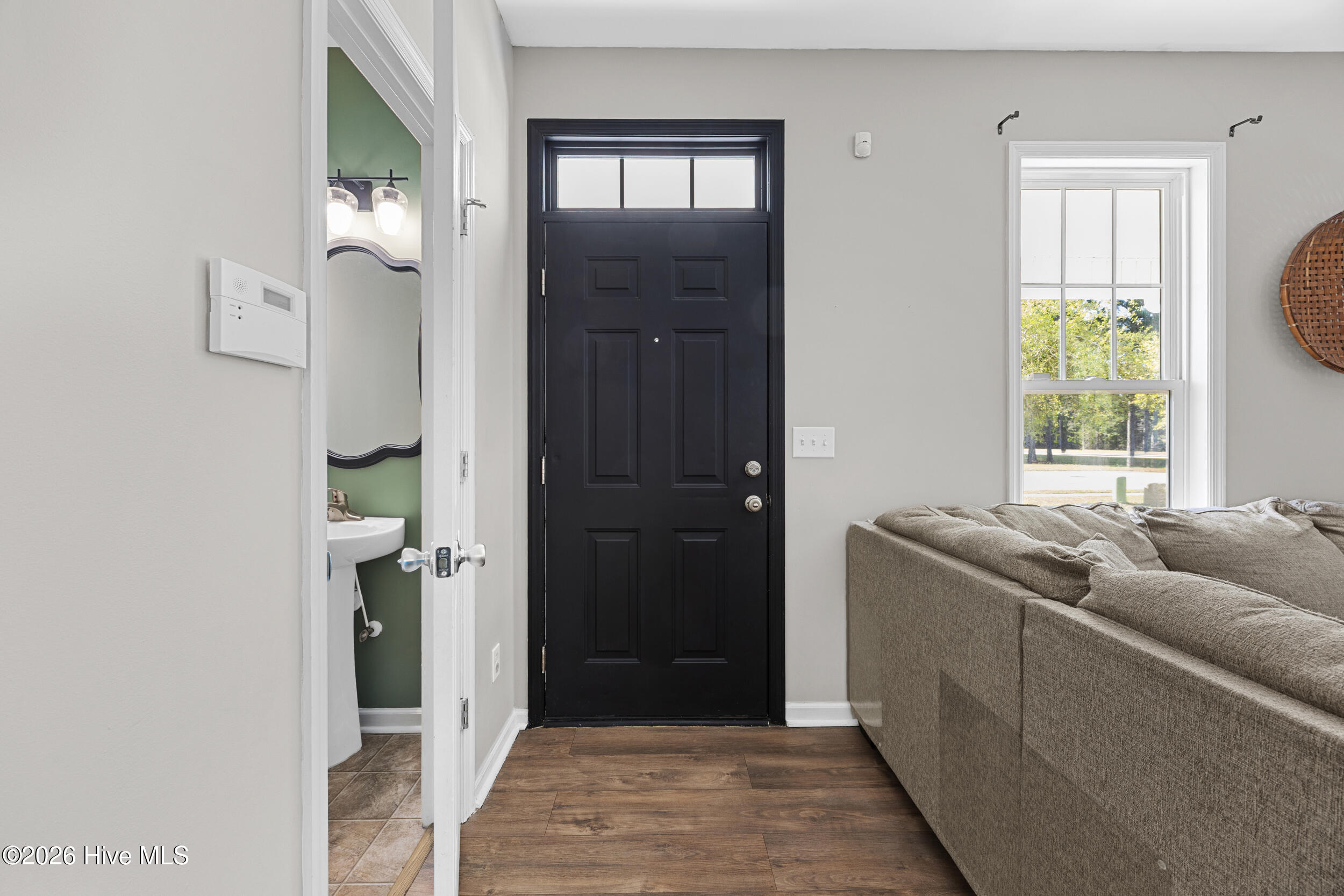 100567272 | Photo 11