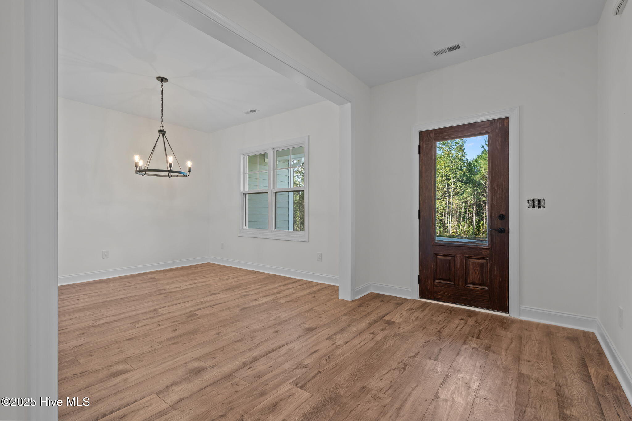 150 Hickory Pointer Way