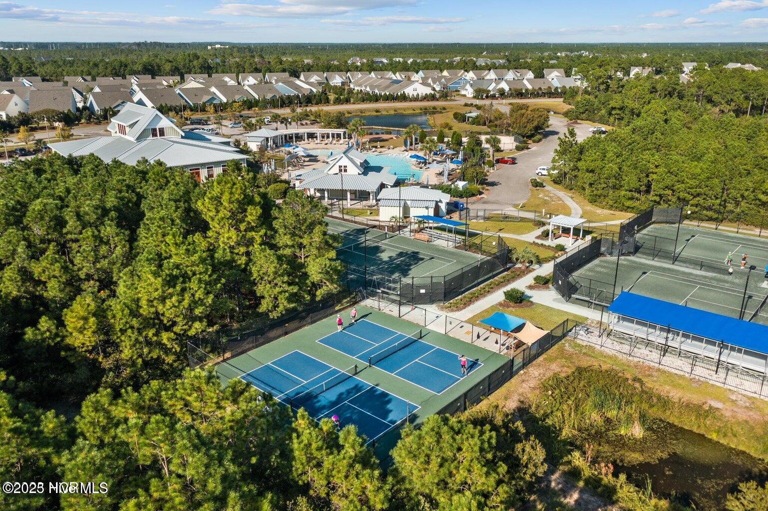 100534405 | Photo 53