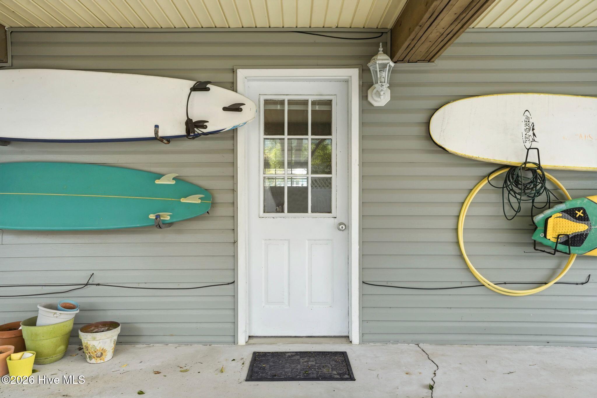 100566734 | Photo 33