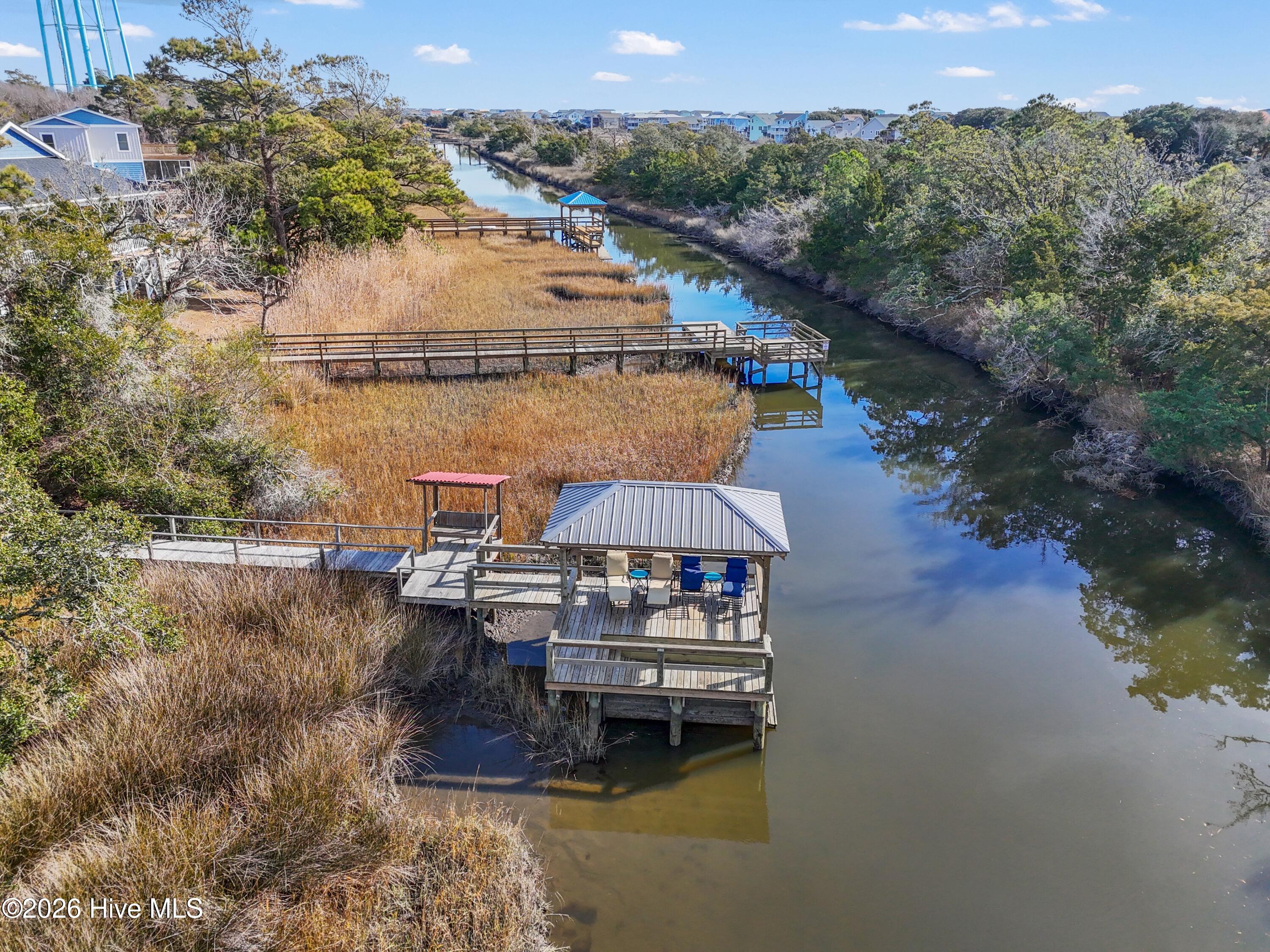 100549205 | Photo 63