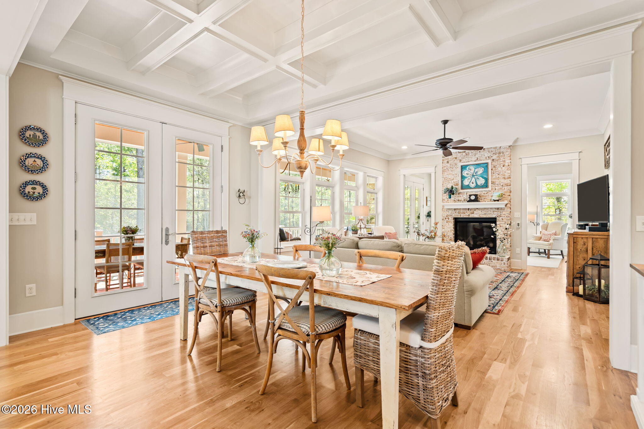 100567886 | Photo 14