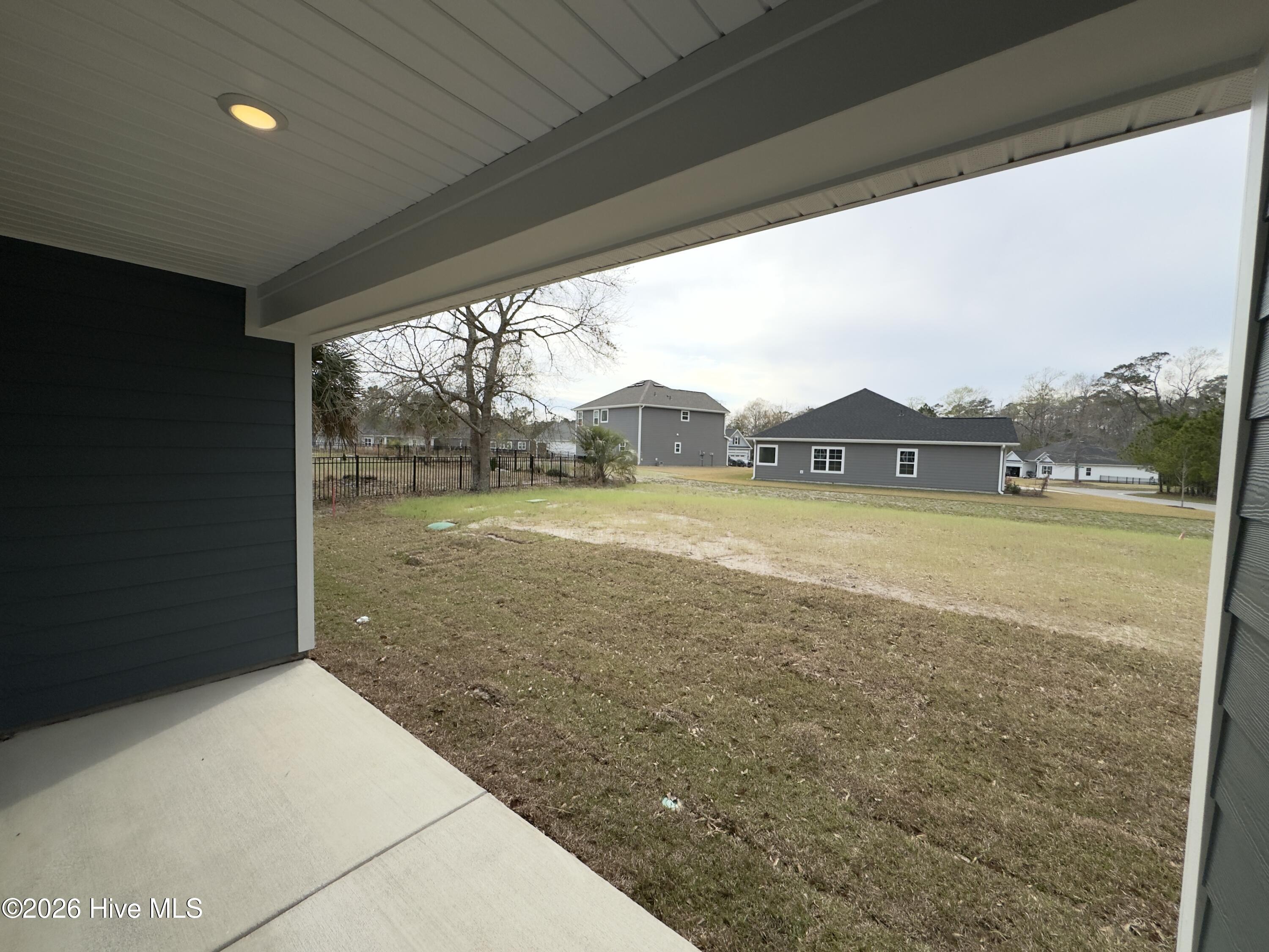 100563267 | Photo 21