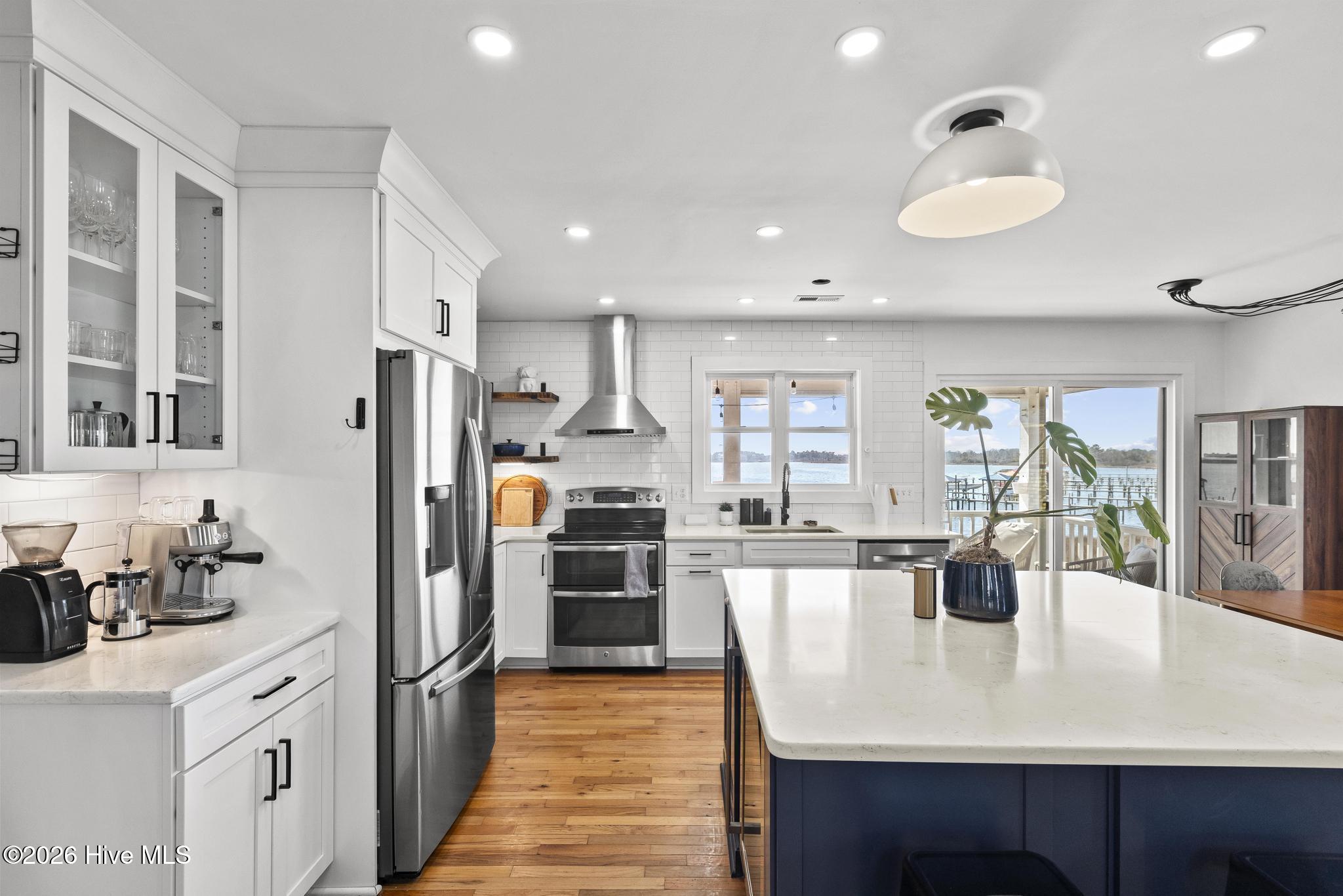 100557619 | Photo 13