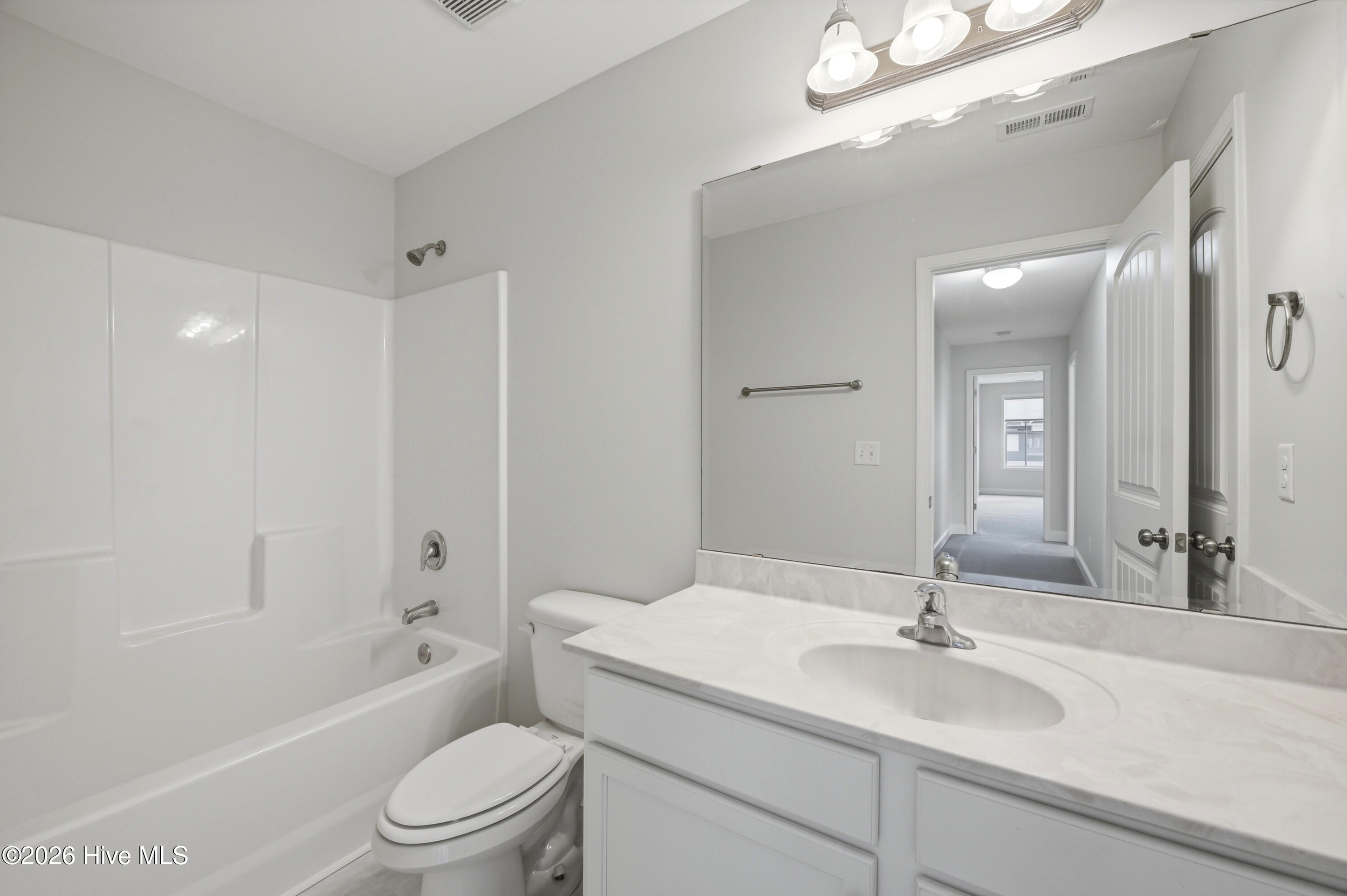 100563104 | Photo 25