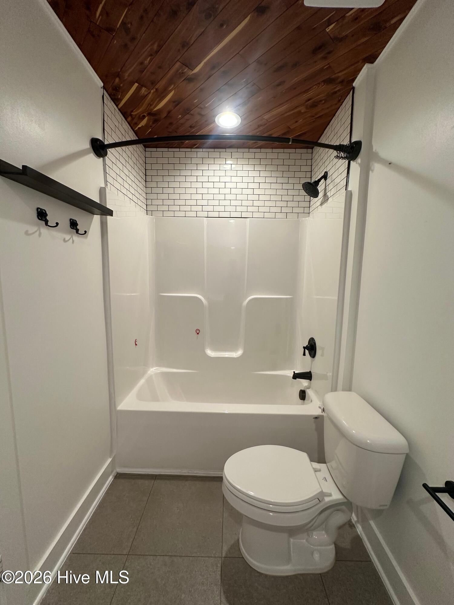 100559148 | Photo 34