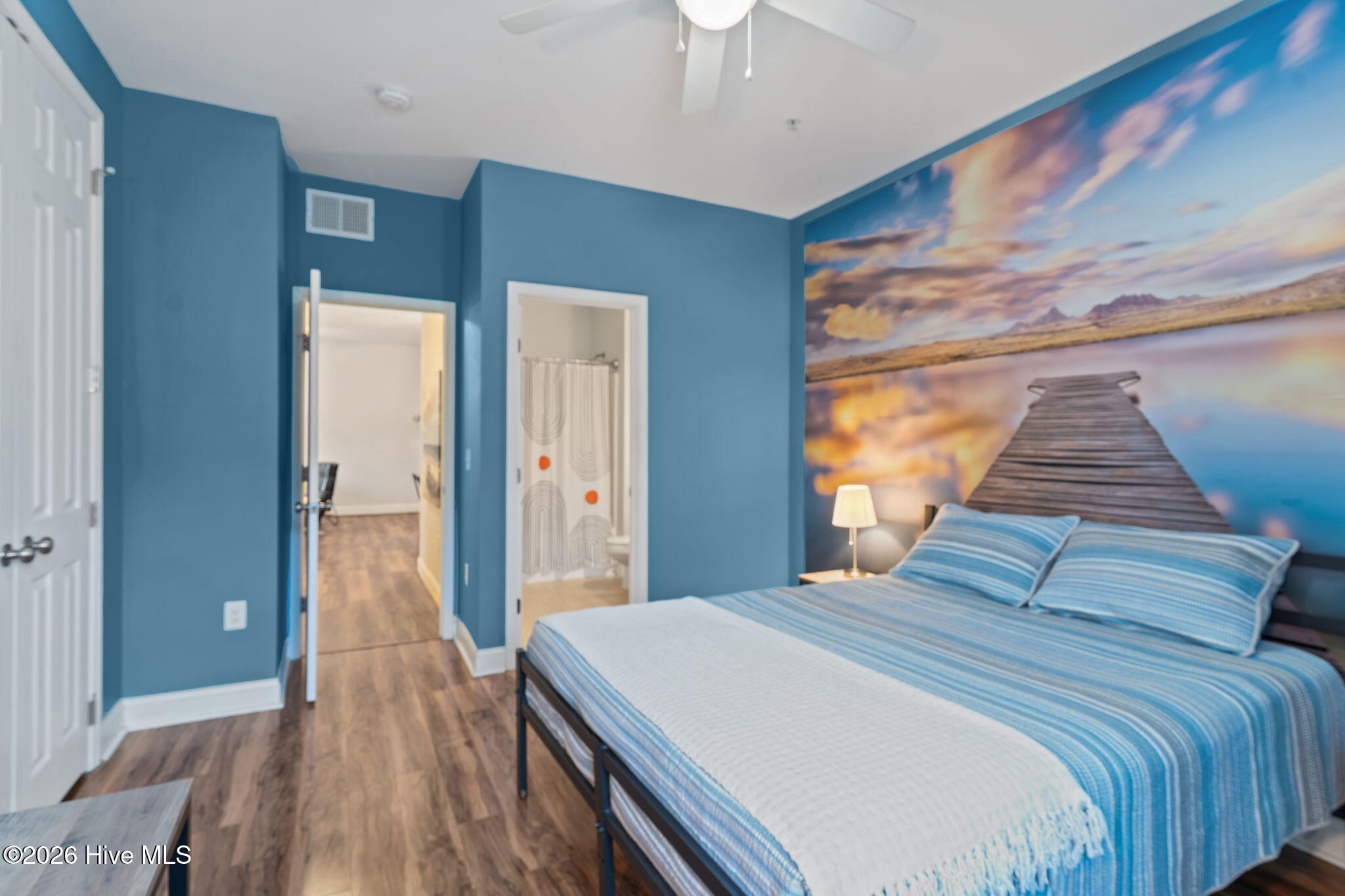 100562756 | Photo 28