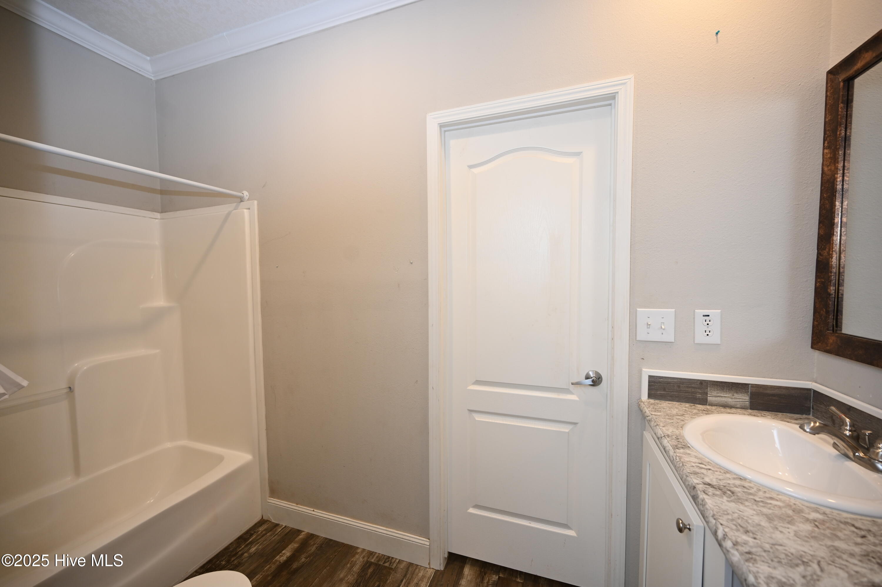 100541262 | Photo 29