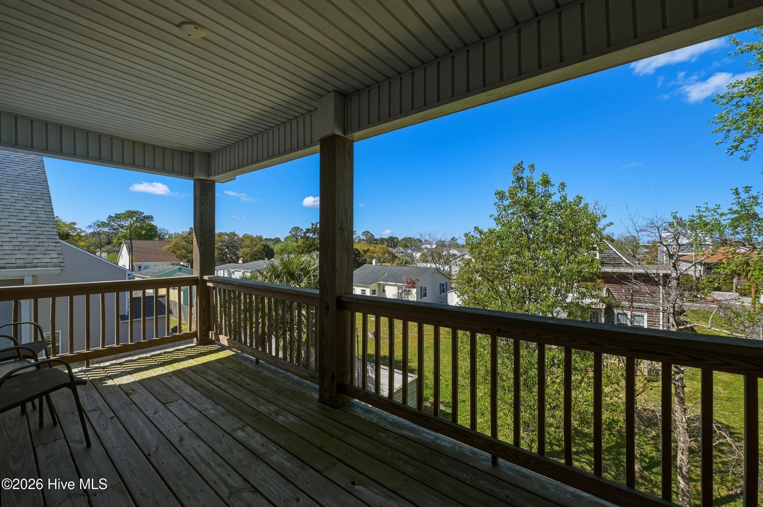 100565799 | Photo 25