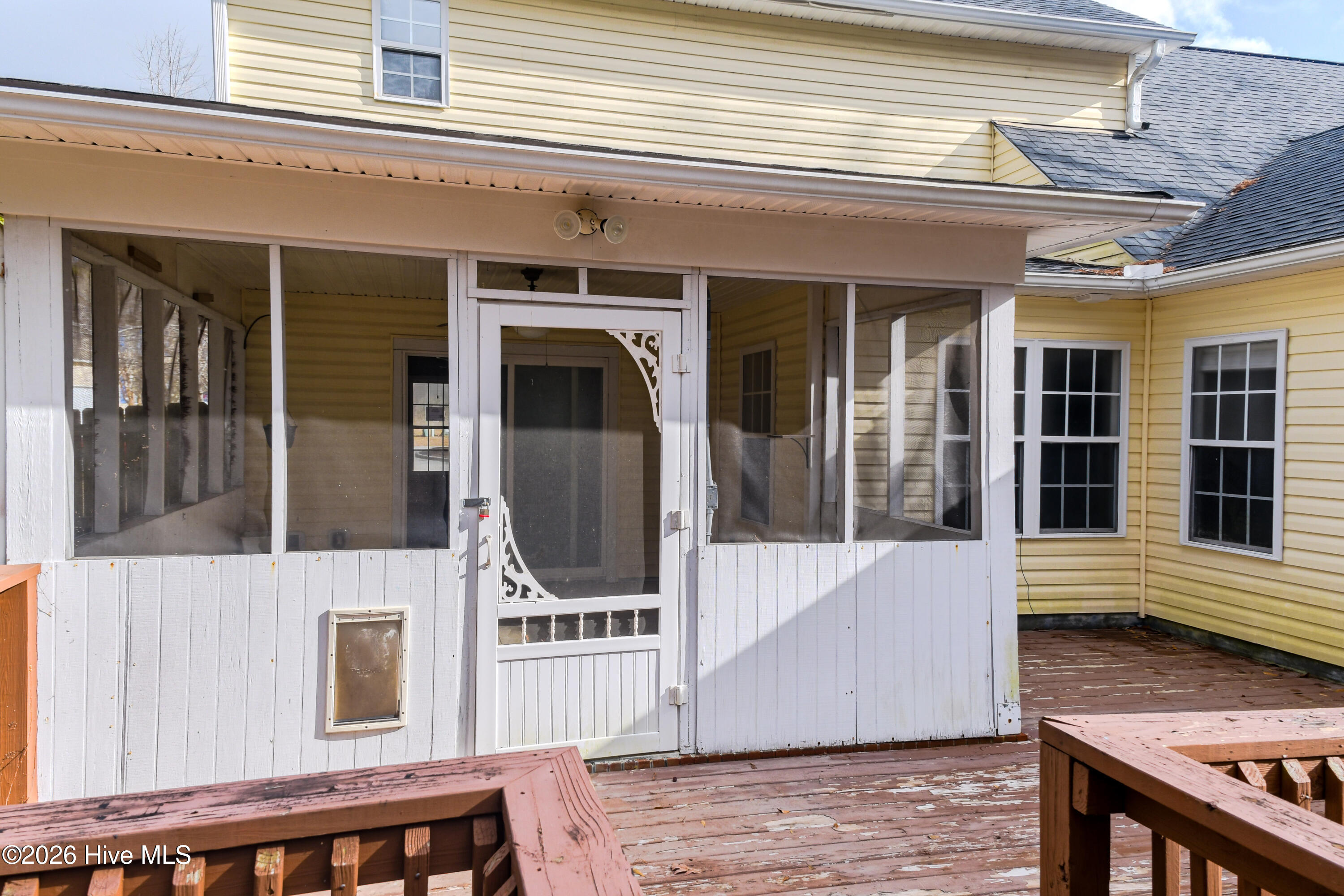 100547567 | Photo 43