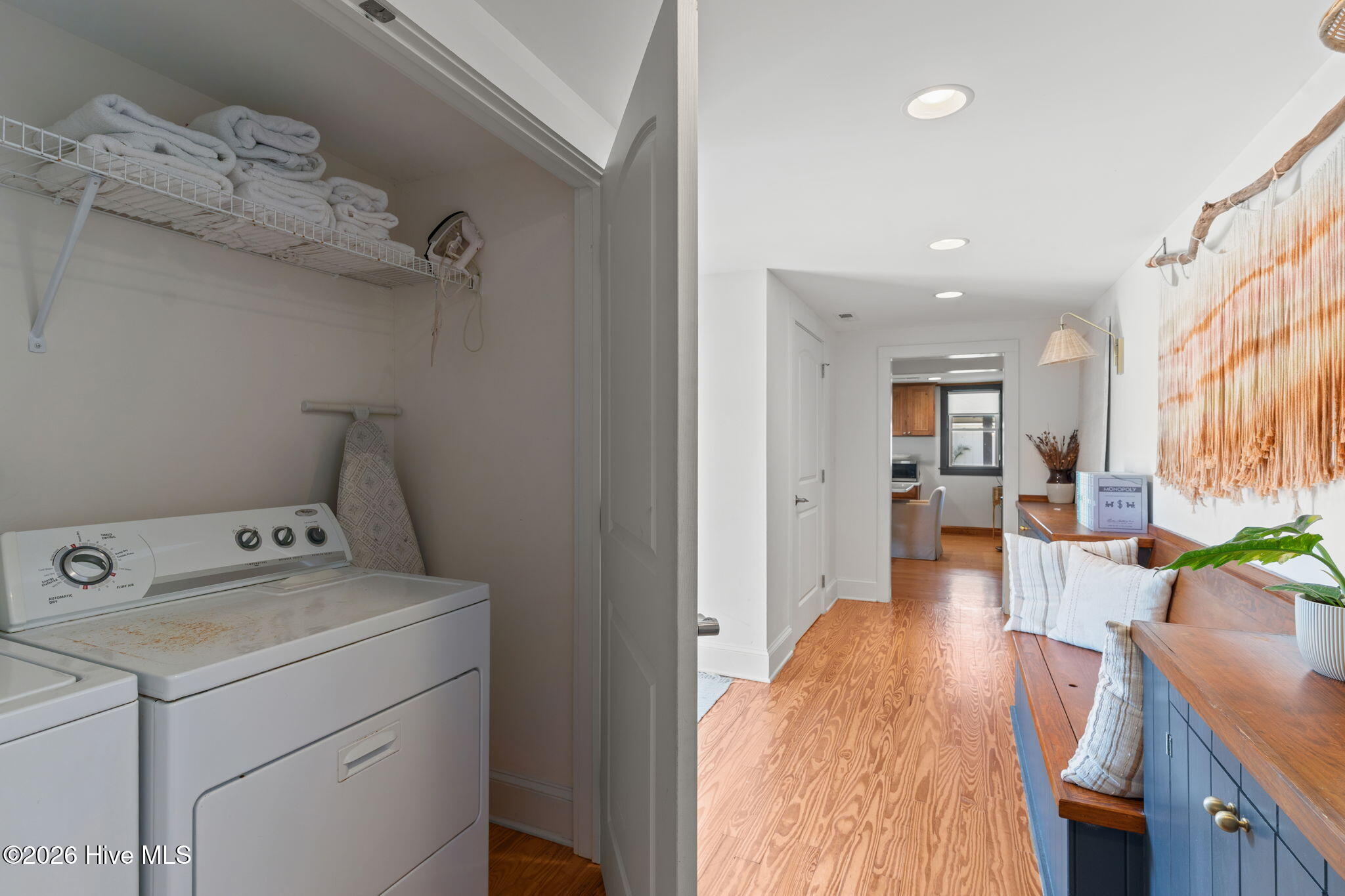 100565968 | Photo 25