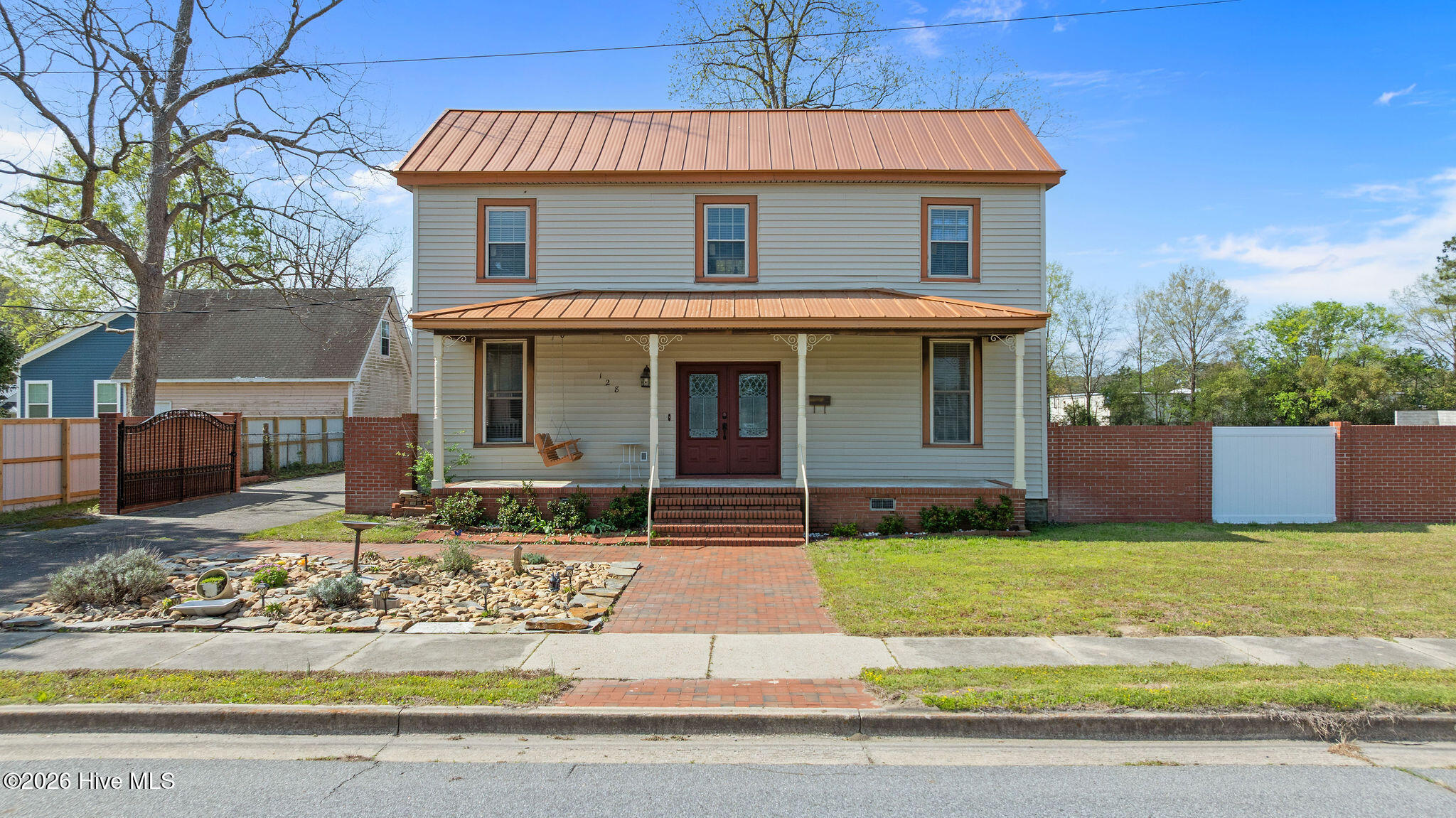 3rd image of 128 E Railroad St, La Grange, NC 28551 | MLS# 100564988