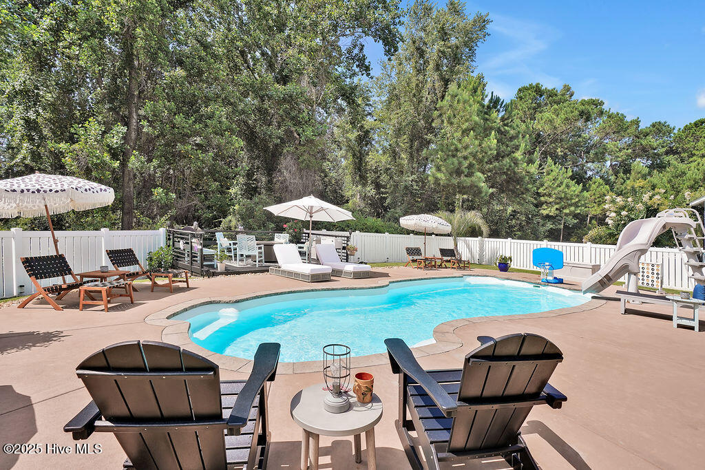 100518744 | Photo 37