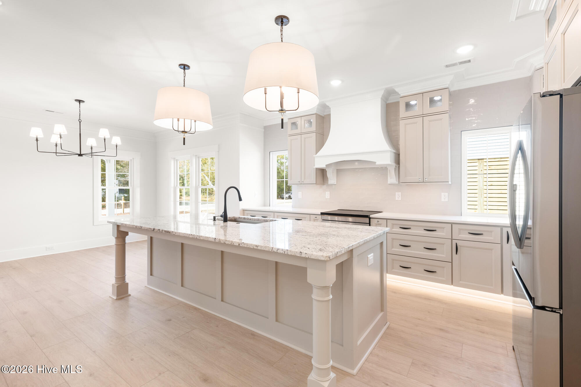 100516675 | Photo 27