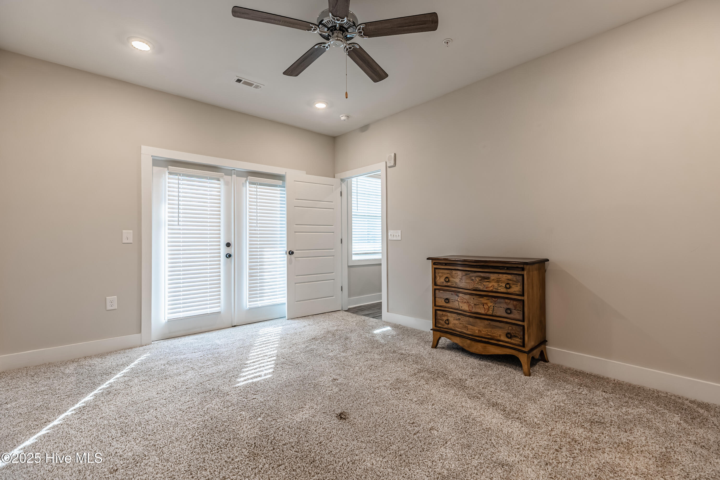 100552451 | Photo 15