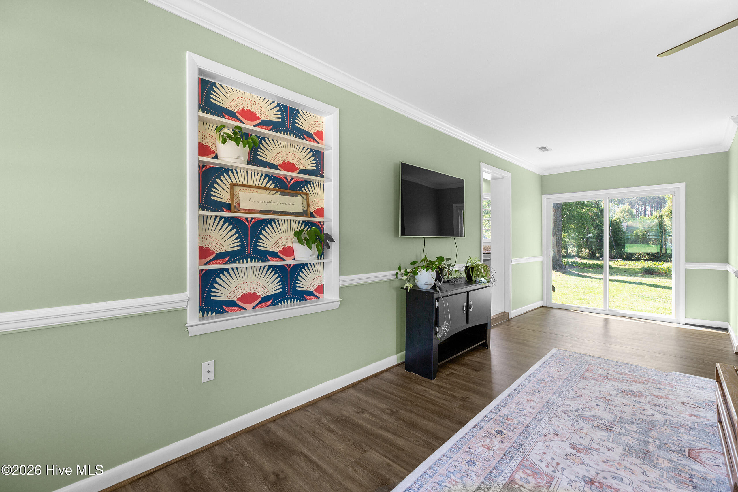 100567533 | Photo 18