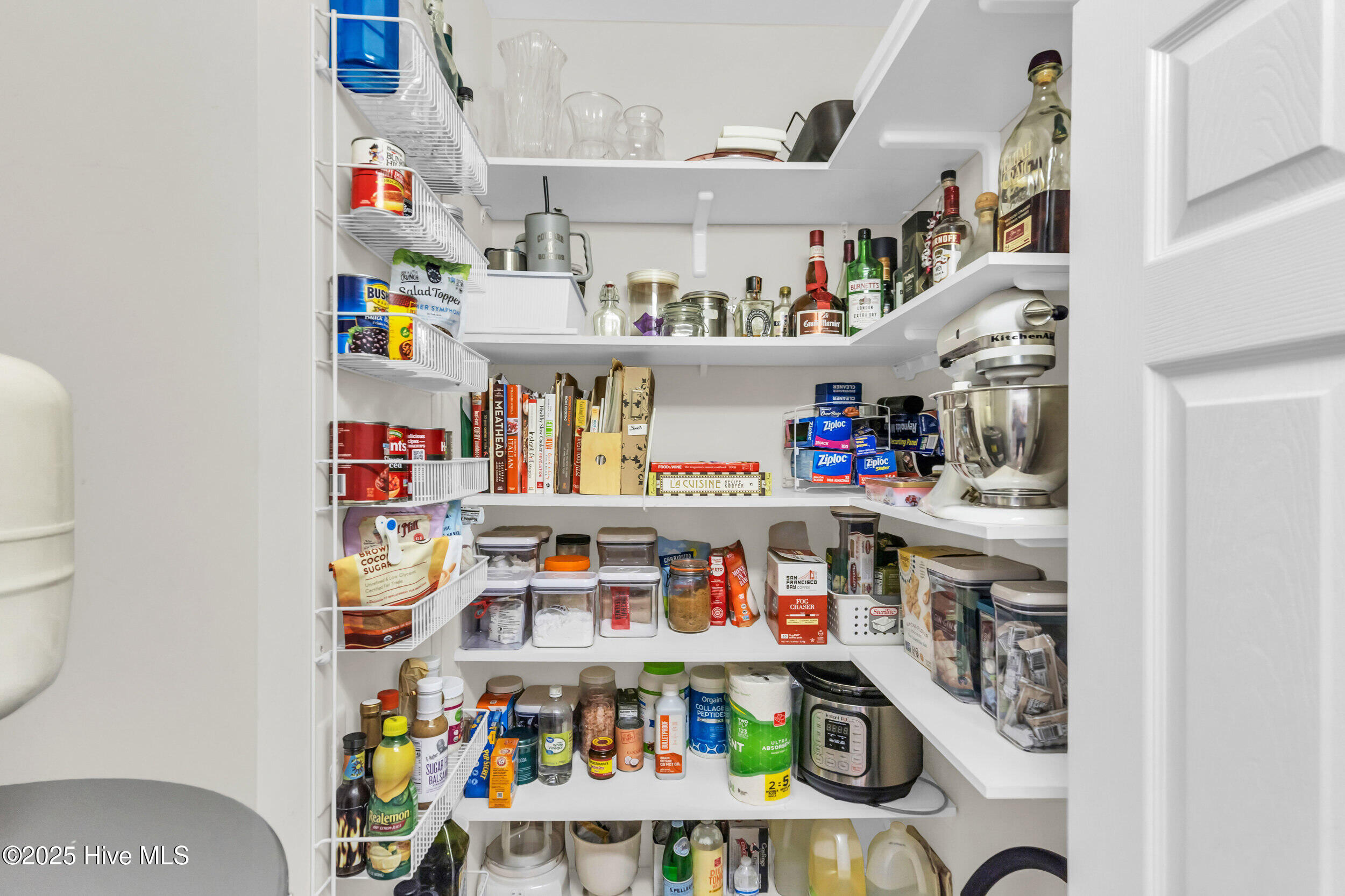 100548095 | Photo 44