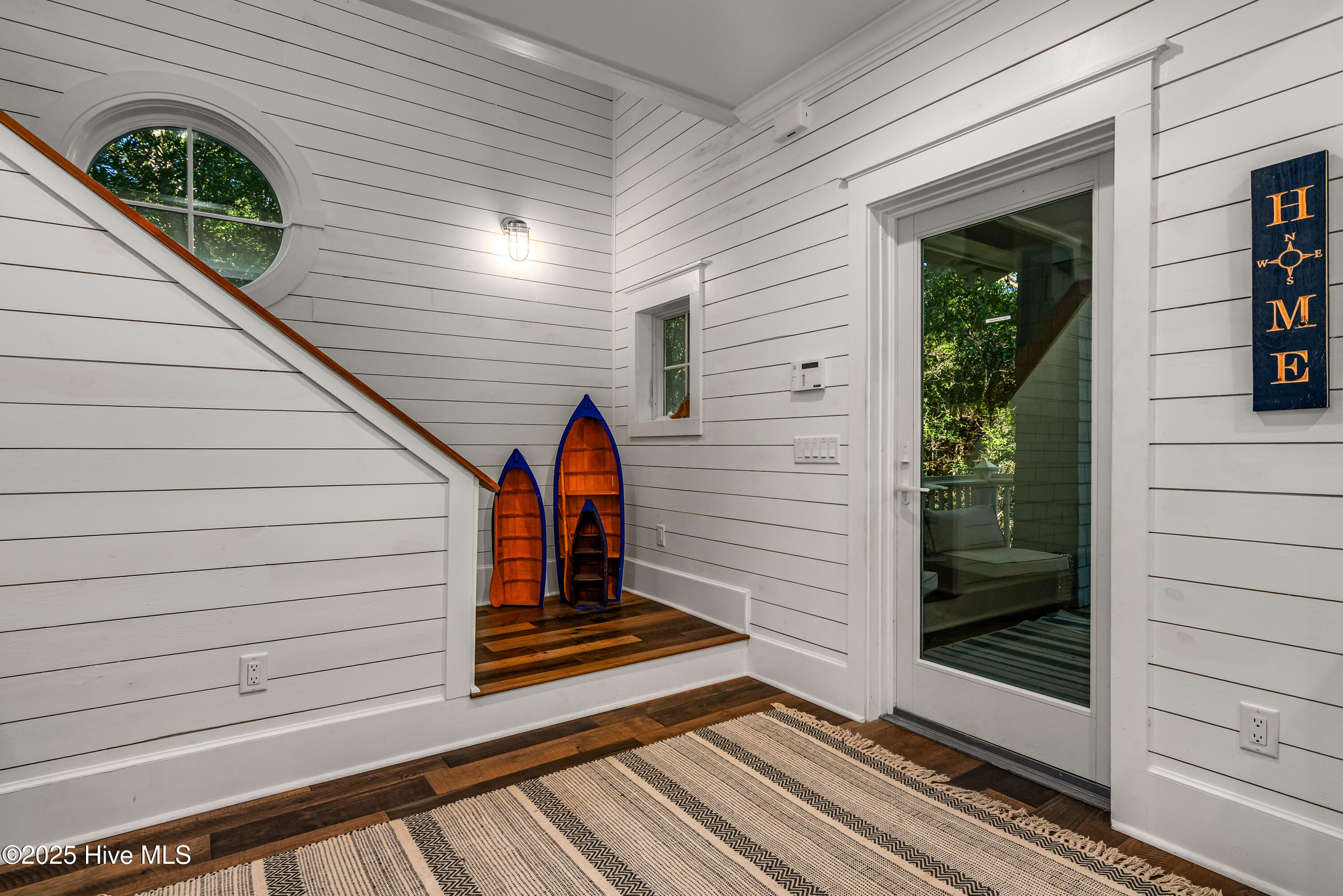 100530236 | Photo 11