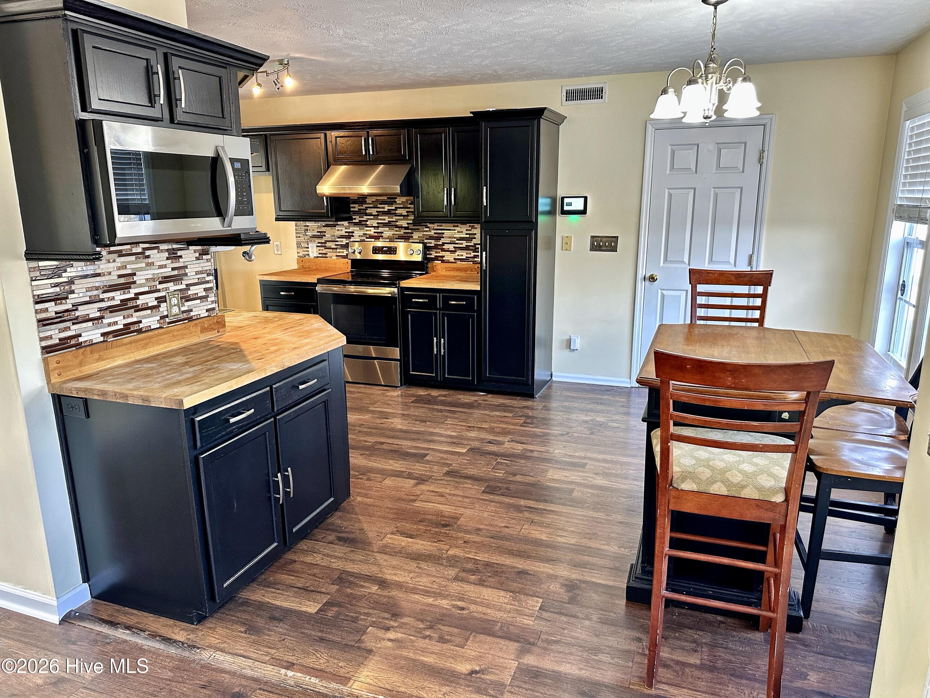 100552707 | Photo 19