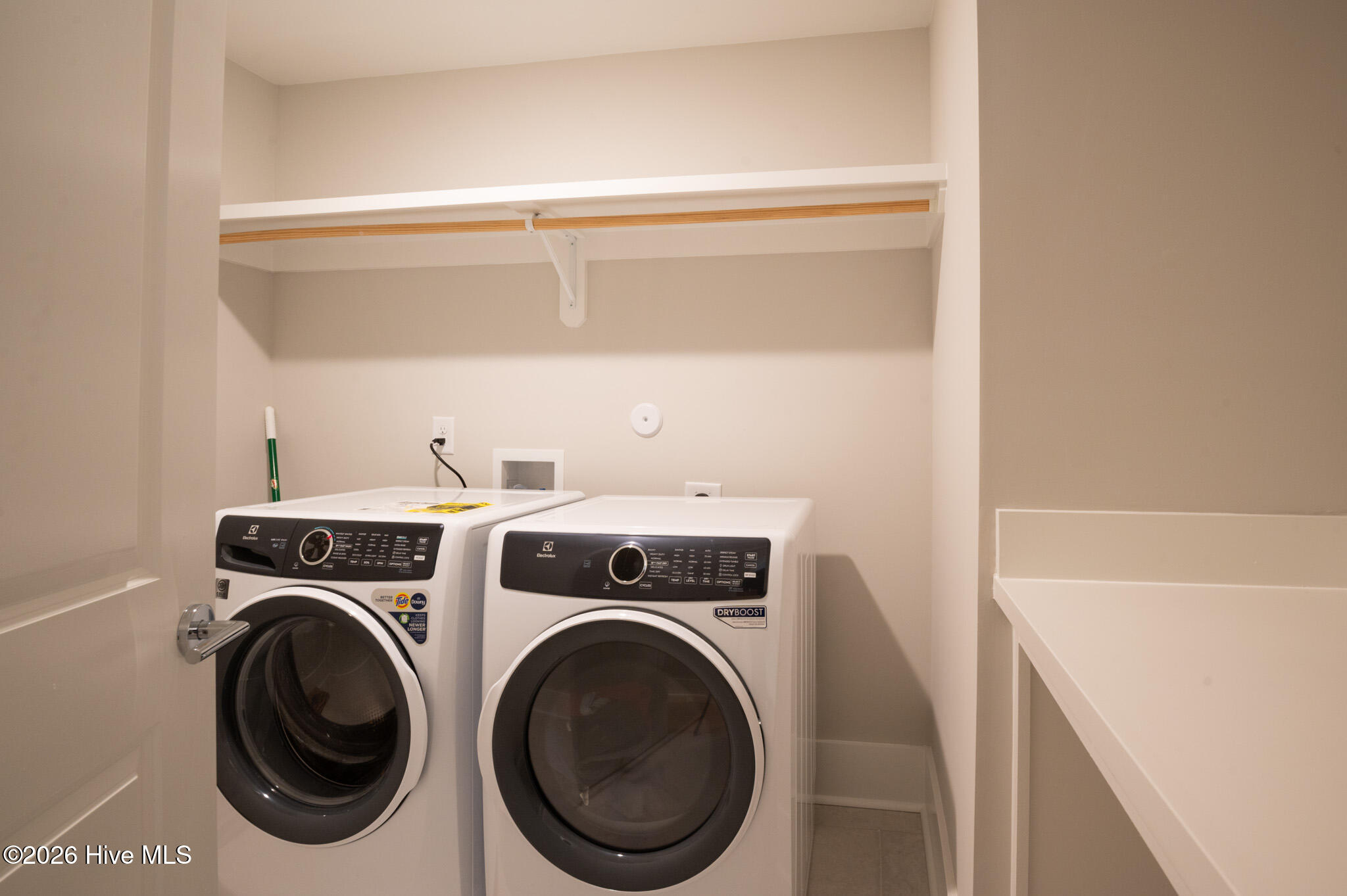 100564626 | Photo 15