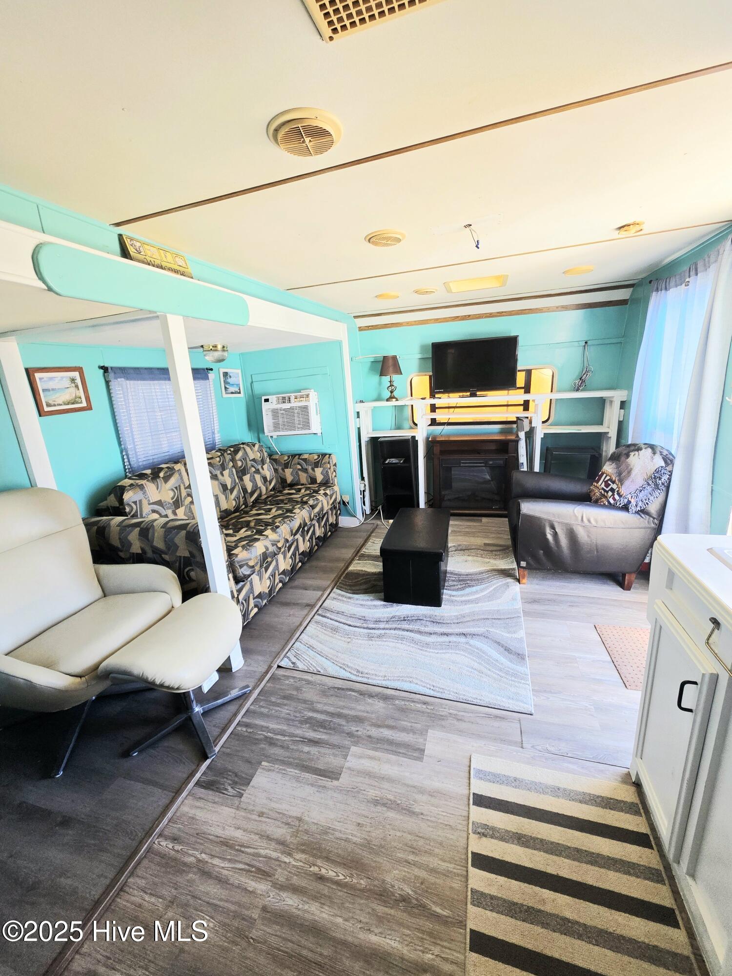 100495814 | Photo 15