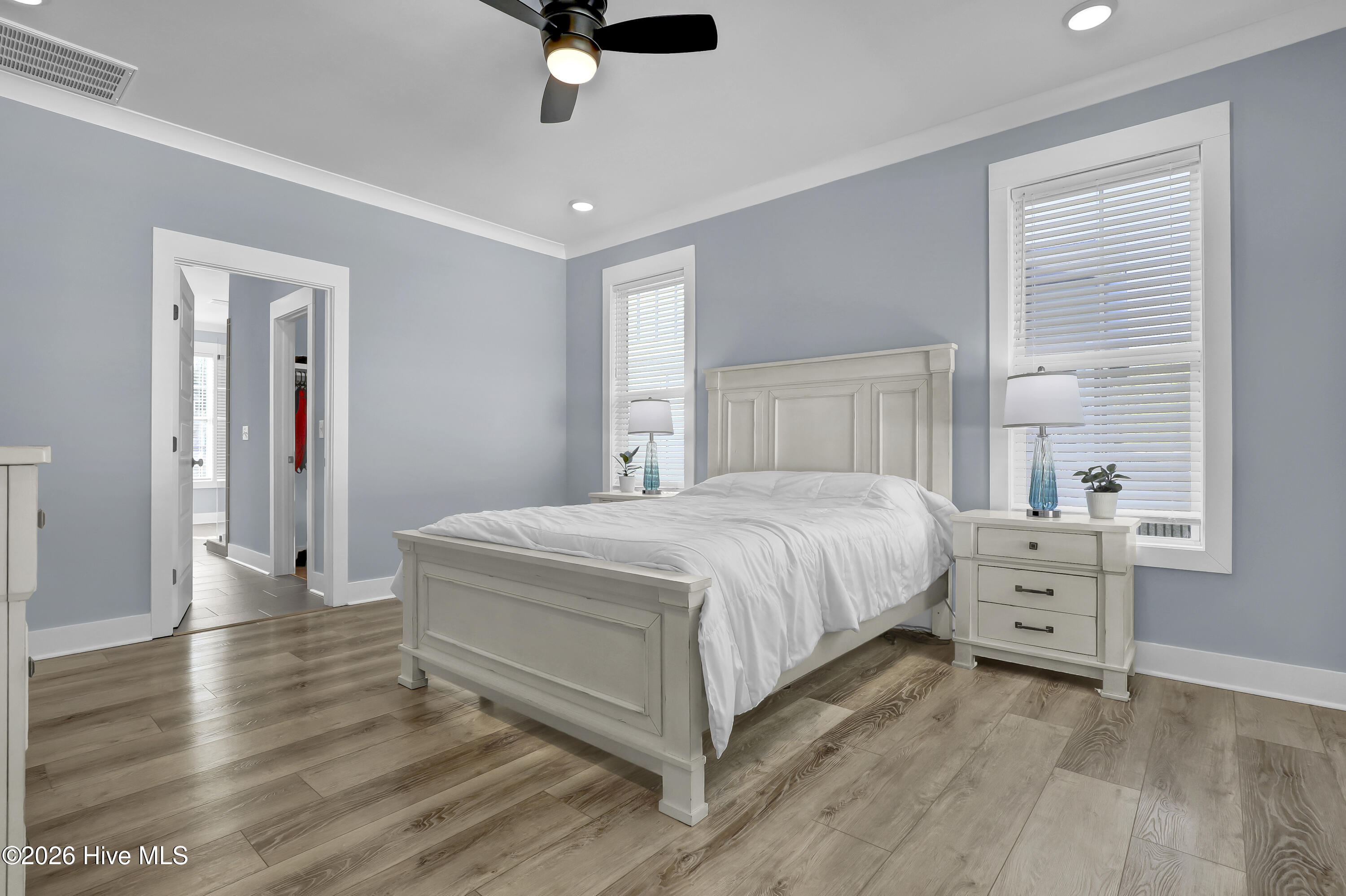 100556741 | Photo 23