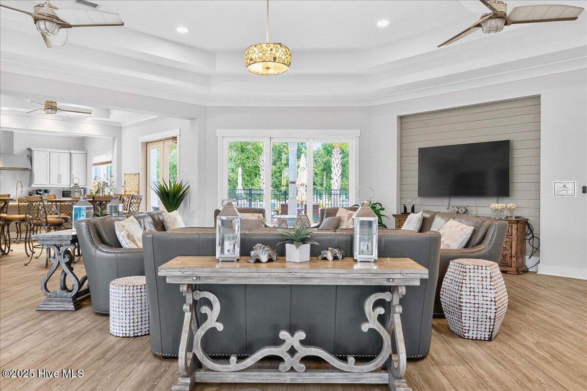 100524378 | Photo 69