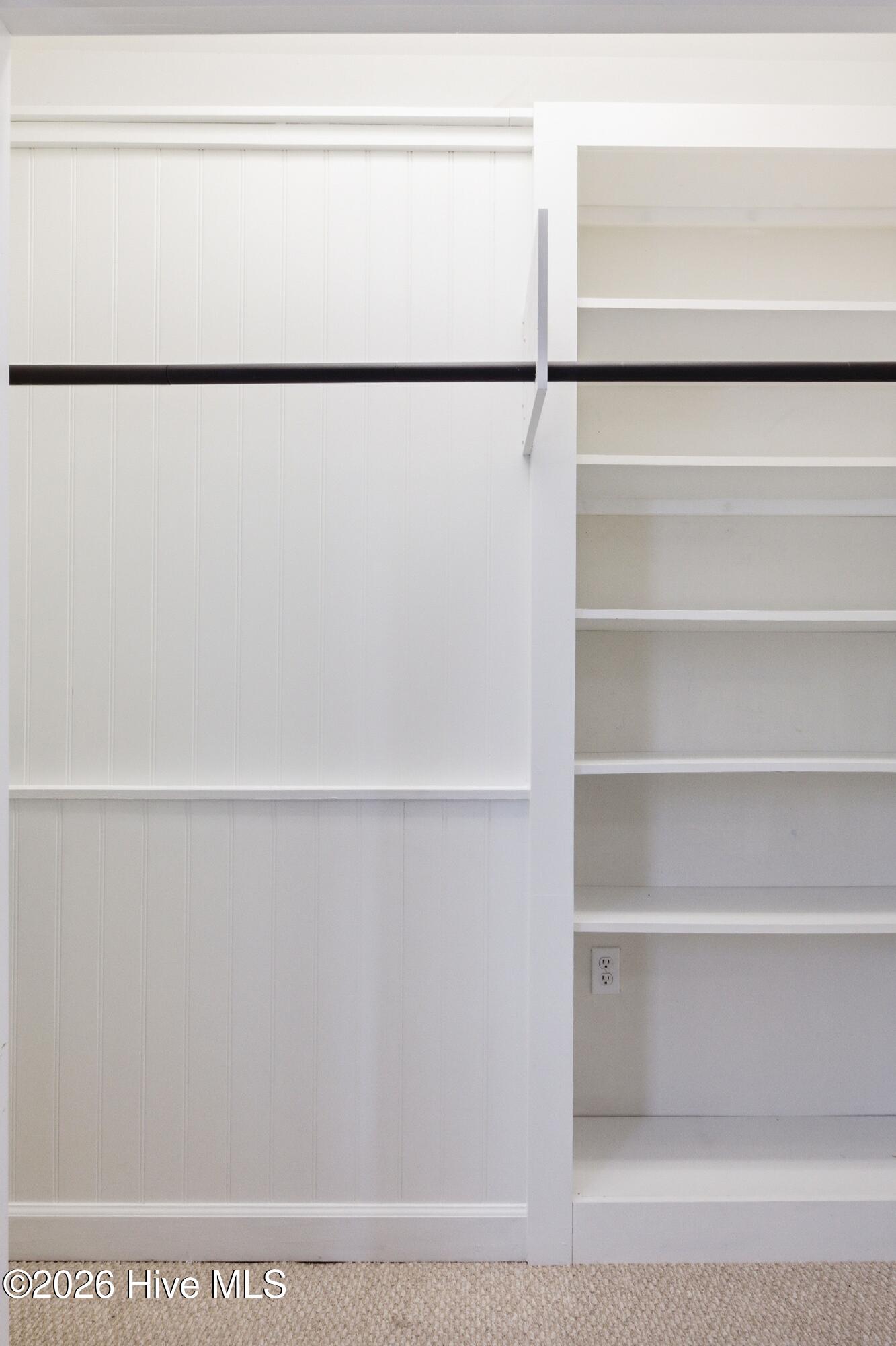 100569493 | Photo 11