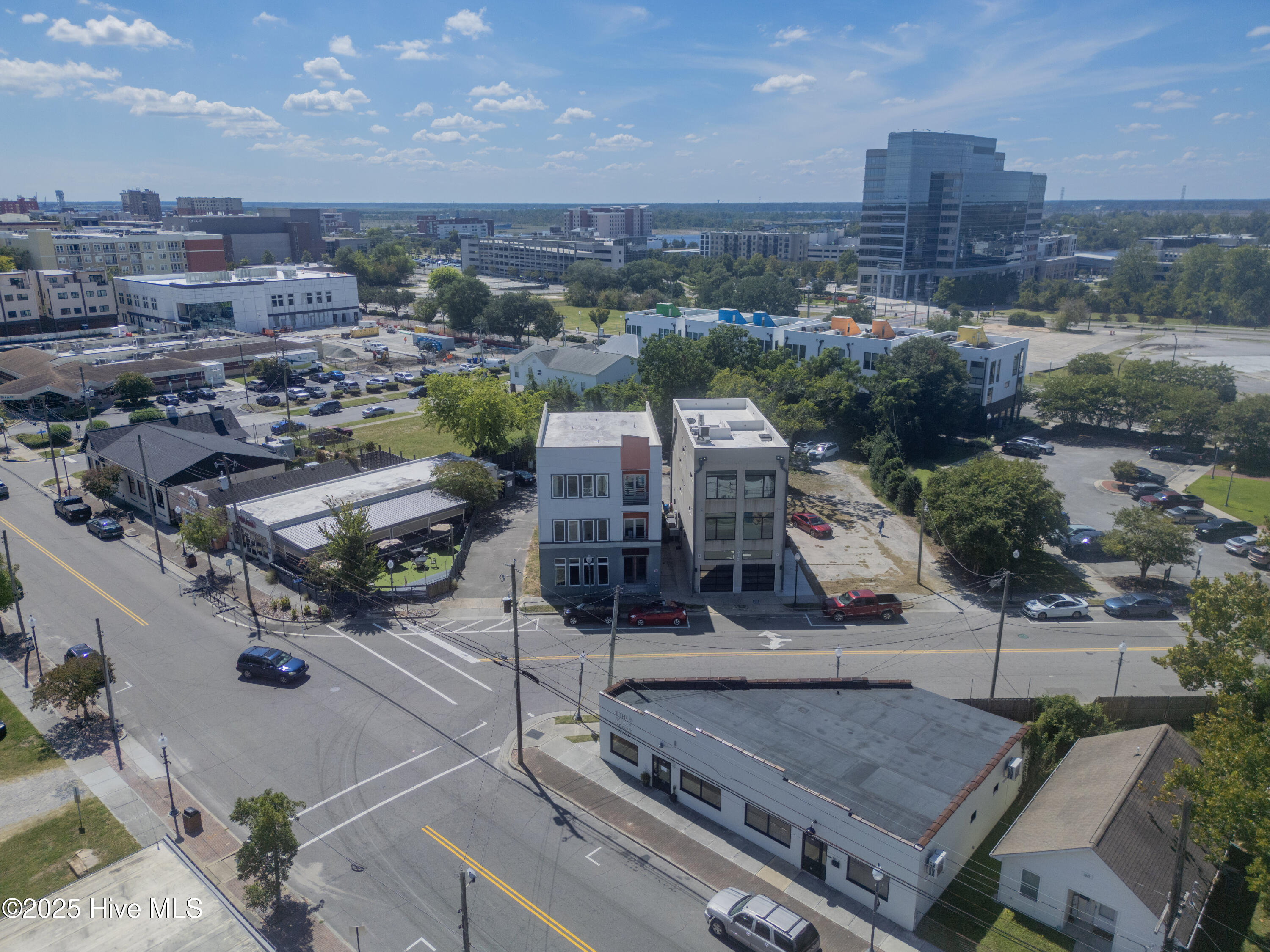 100561607 | Photo 38