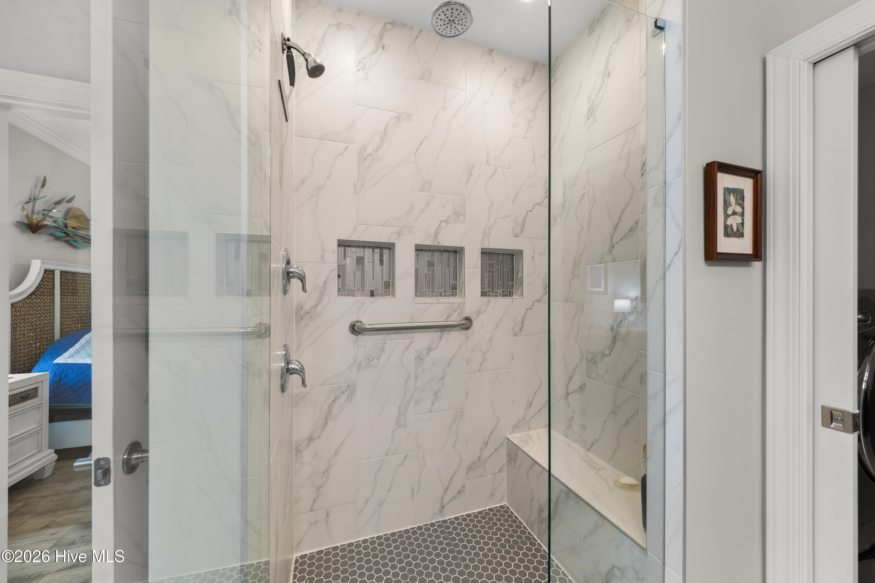 100555915 | Photo 32