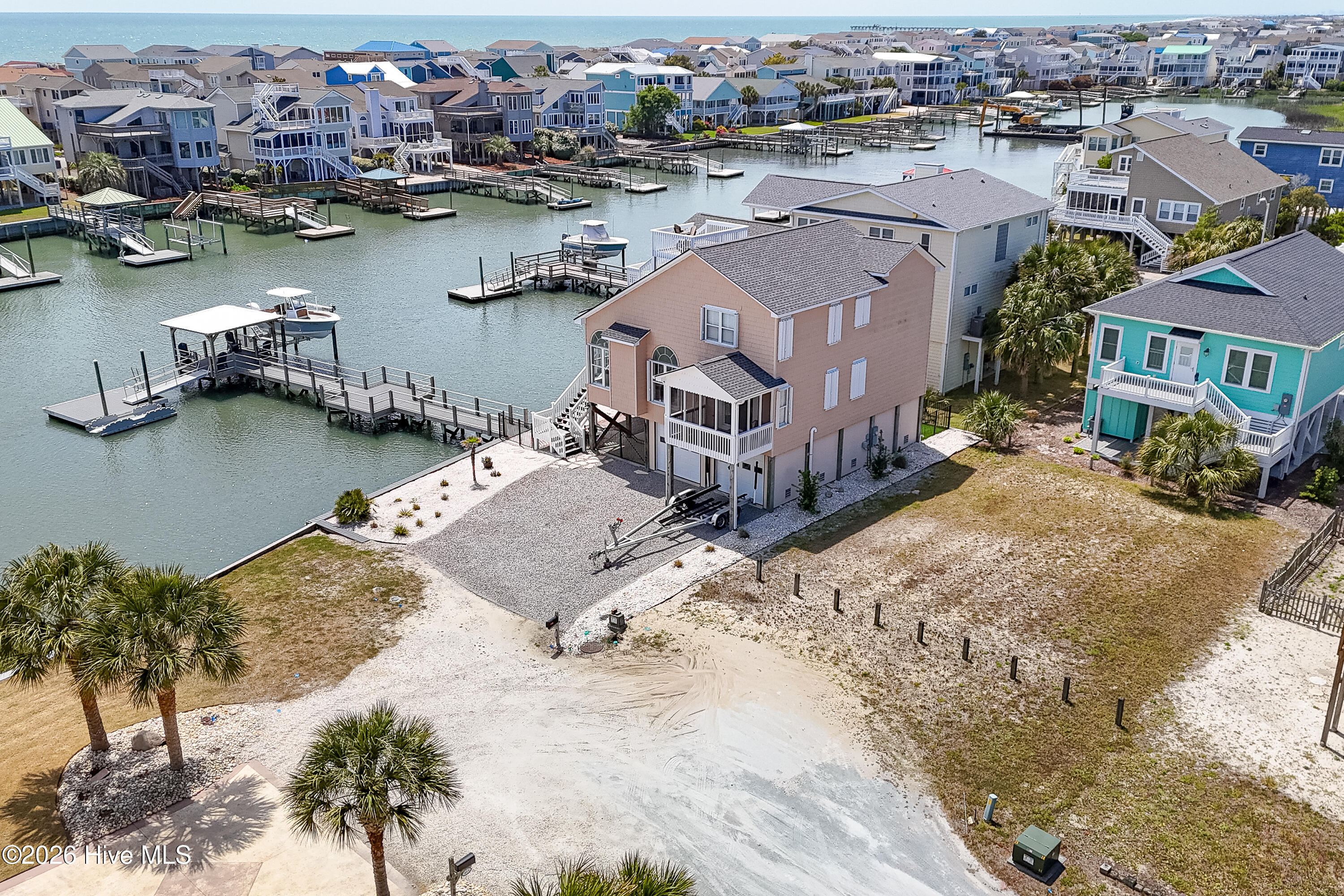 100569285 | Photo 15