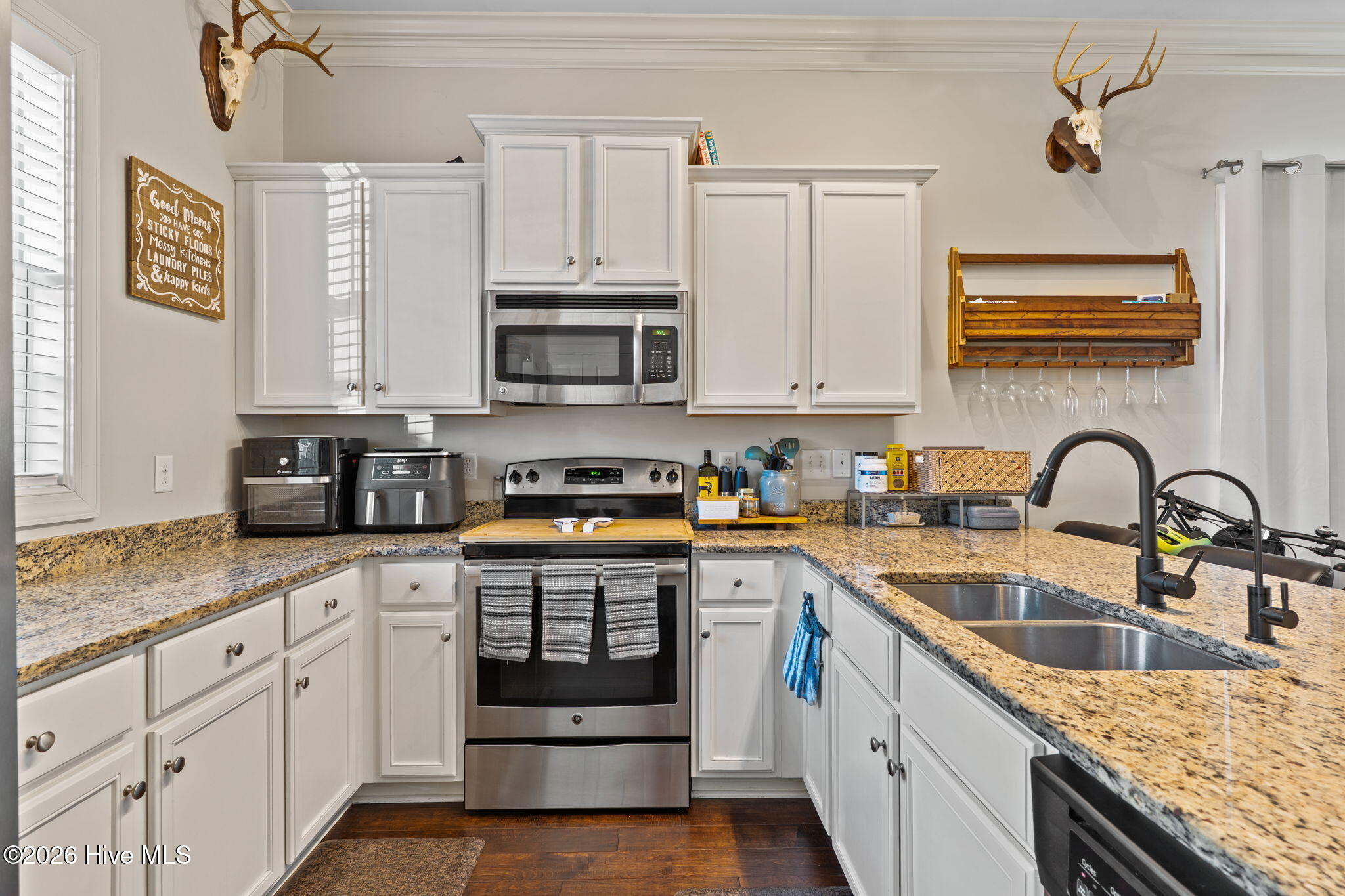 100561470 | Photo 10