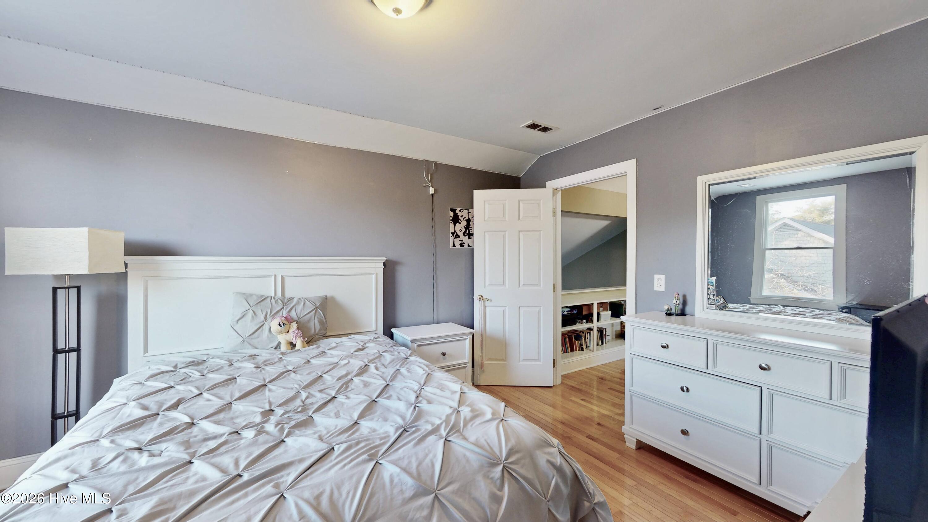 100549093 | Photo 29