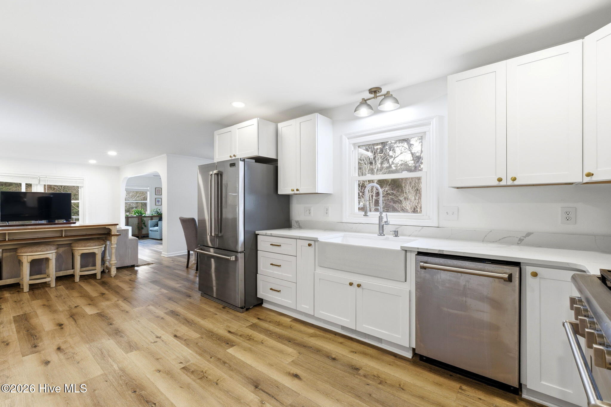 100557062 | Photo 13