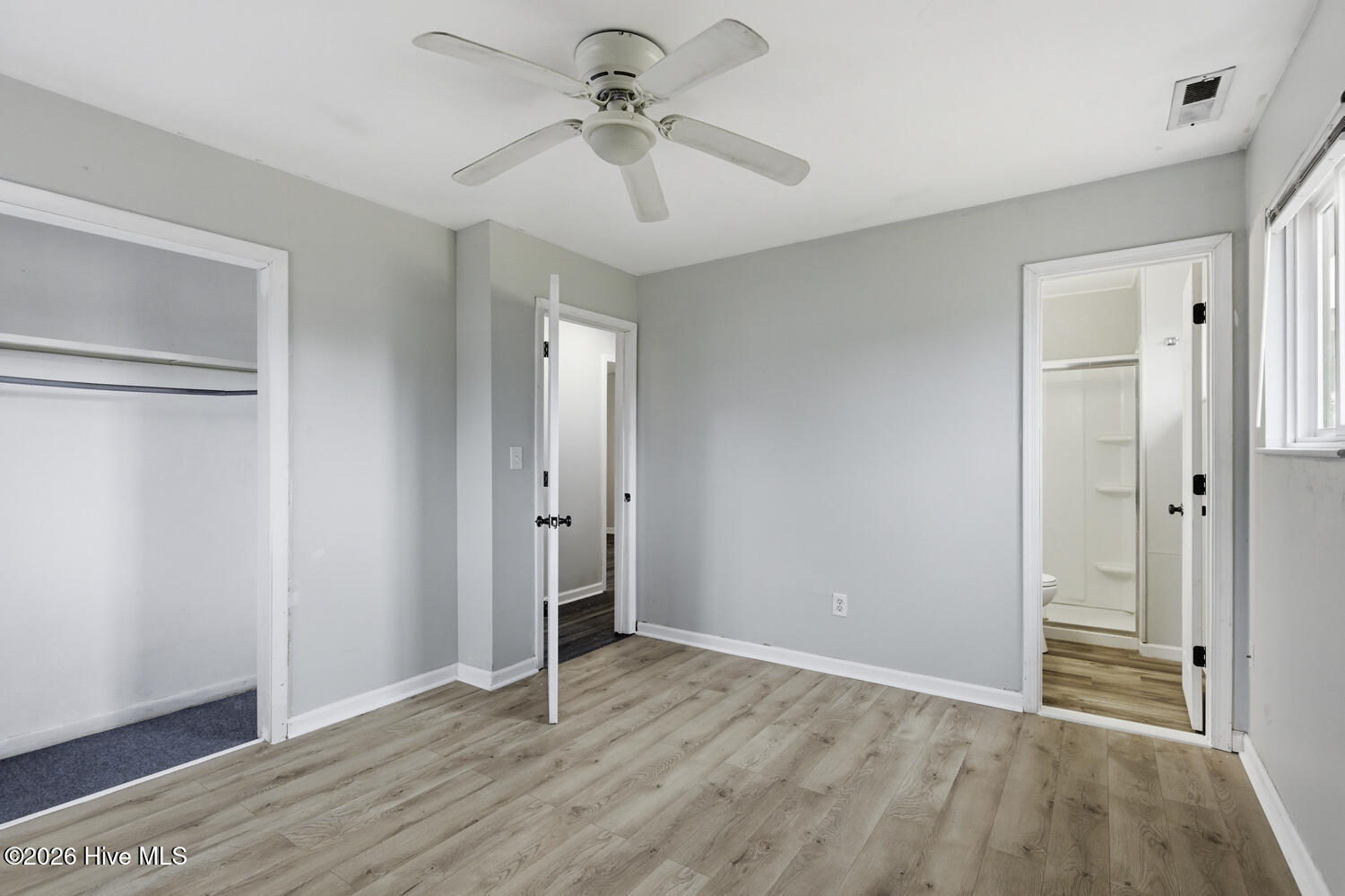 100551739 | Photo 19