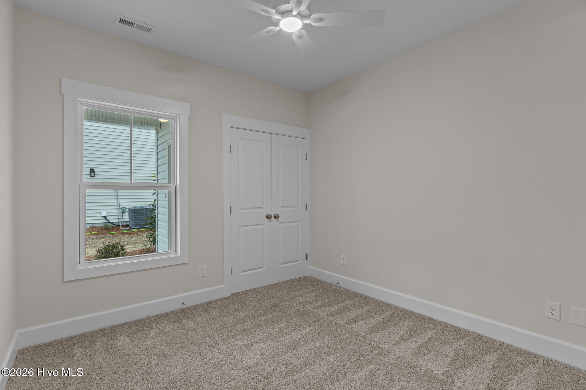 100553165 | Photo 35