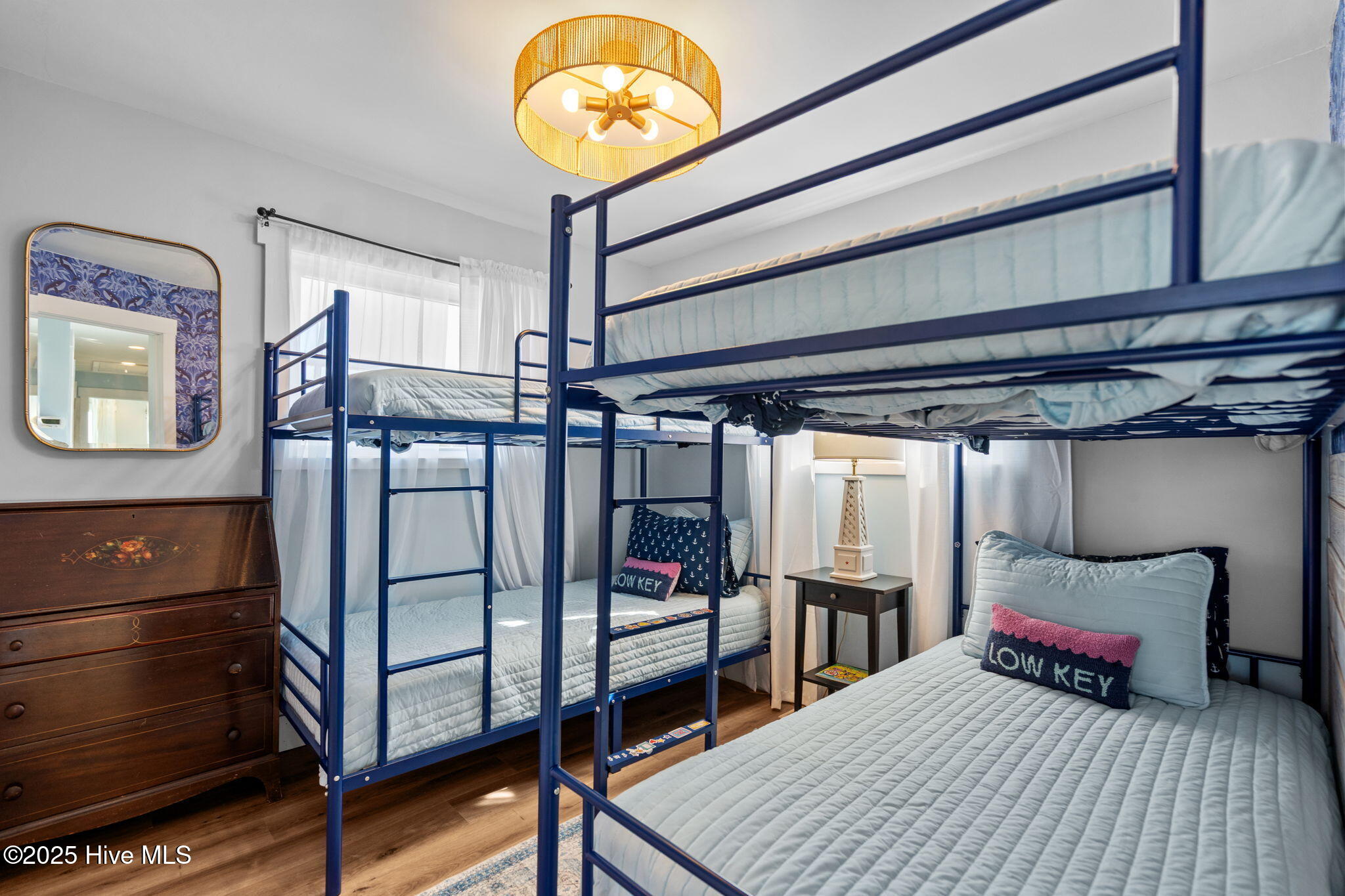 100529257 | Photo 37