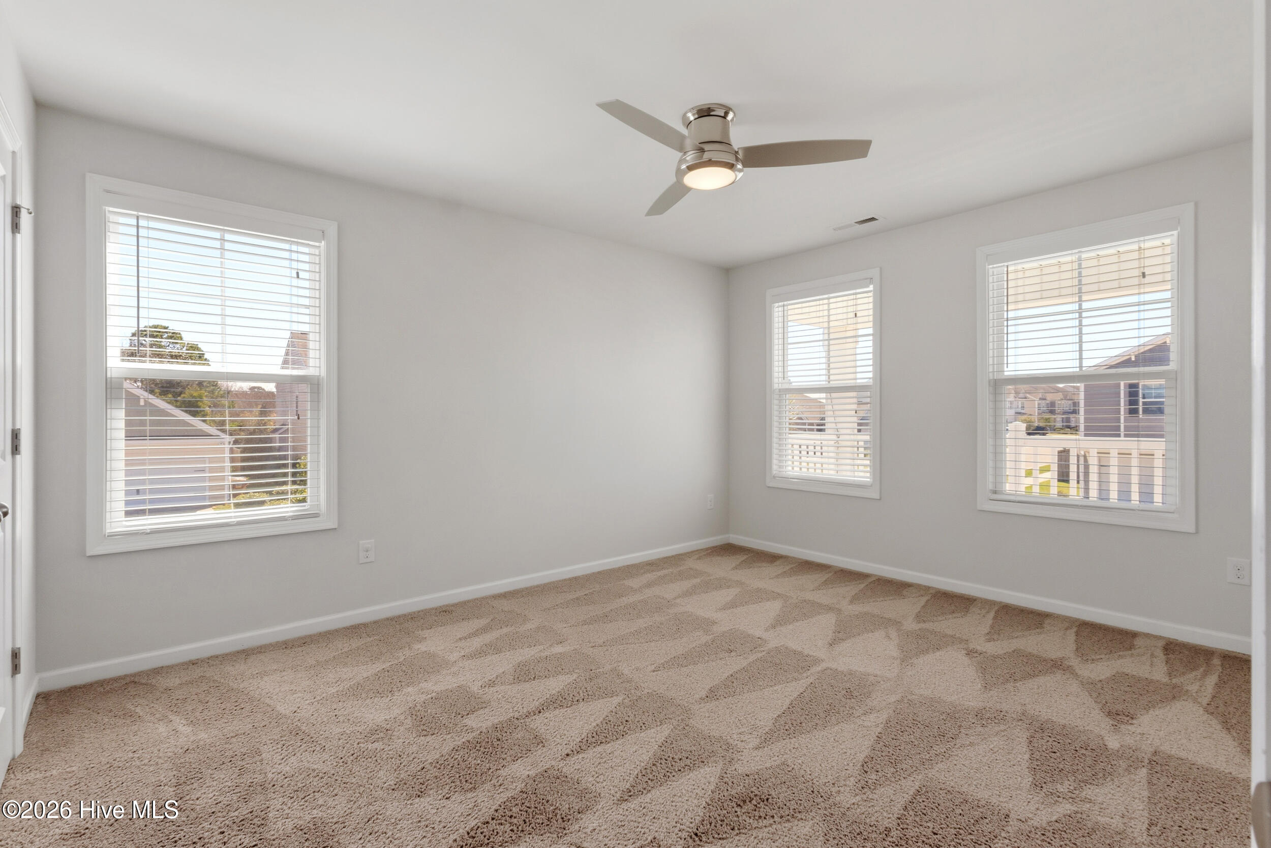 100561556 | Photo 32