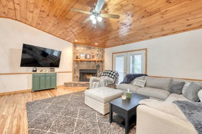 694 Hilltop Road, Murphy, NC 28906 Listing Photo  6