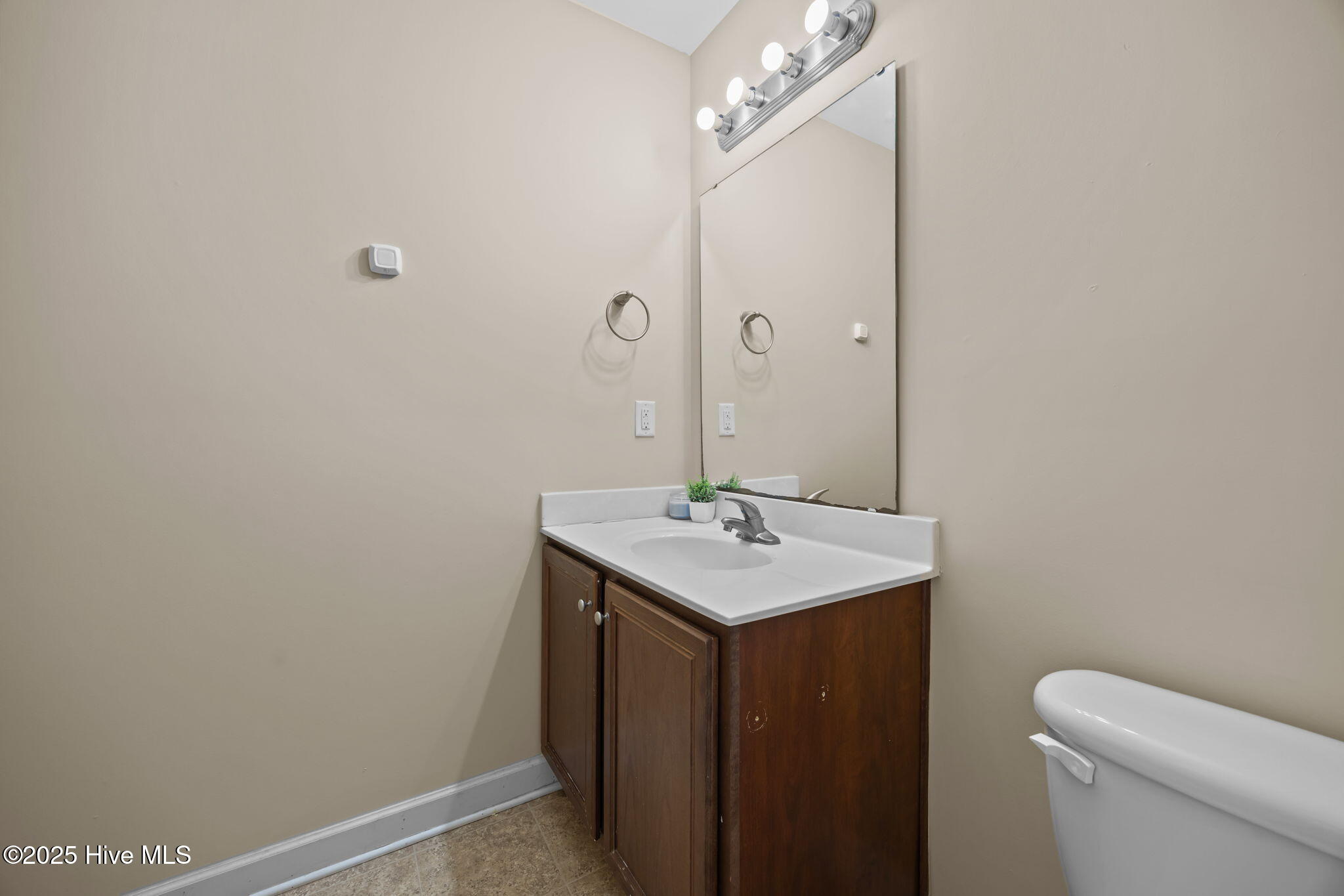 100530161 | Photo 21