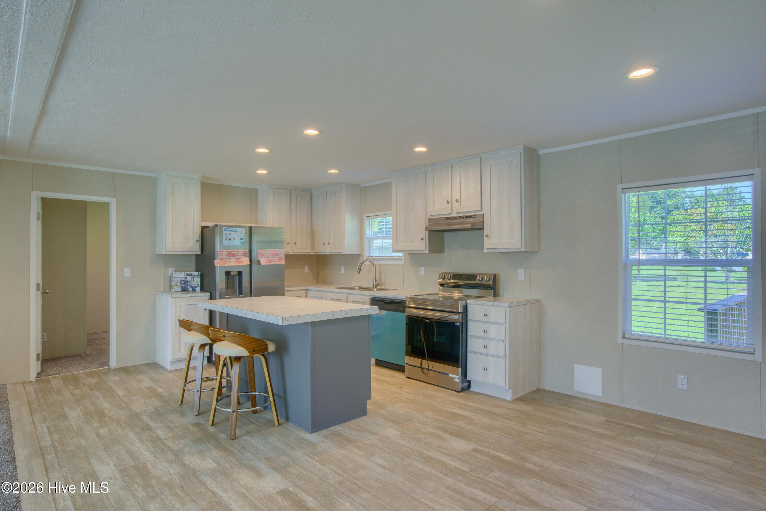 100557065 | Photo 10