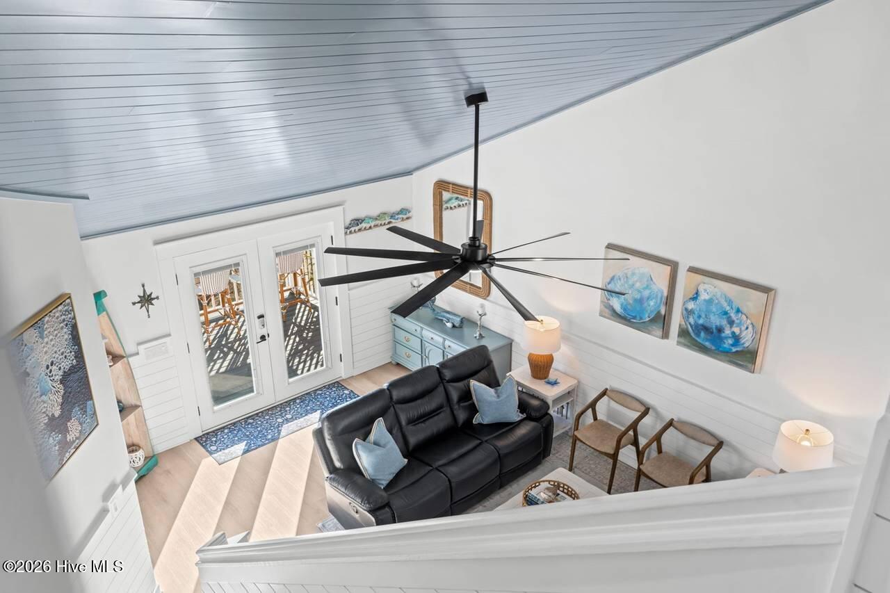 100553322 | Photo 28