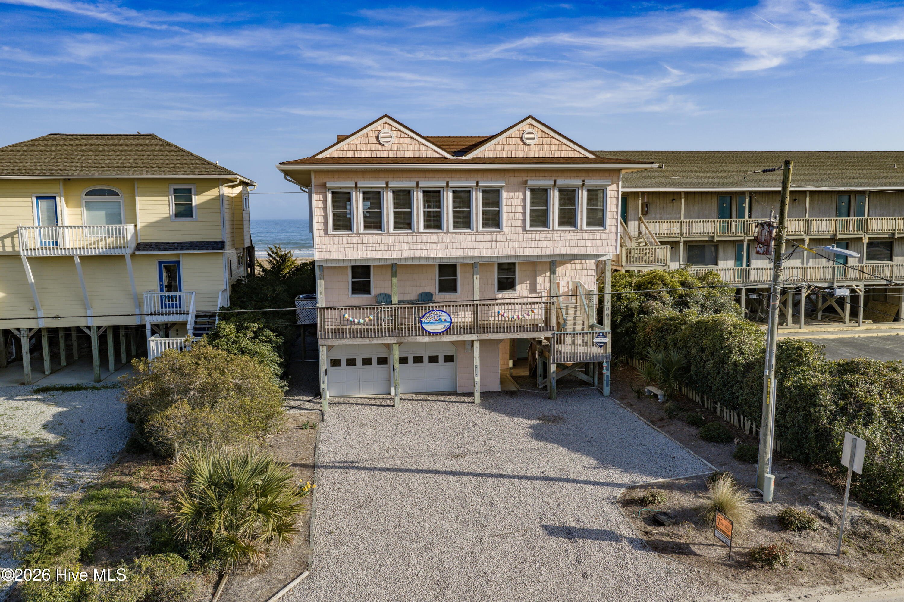 100558701 | Photo 46