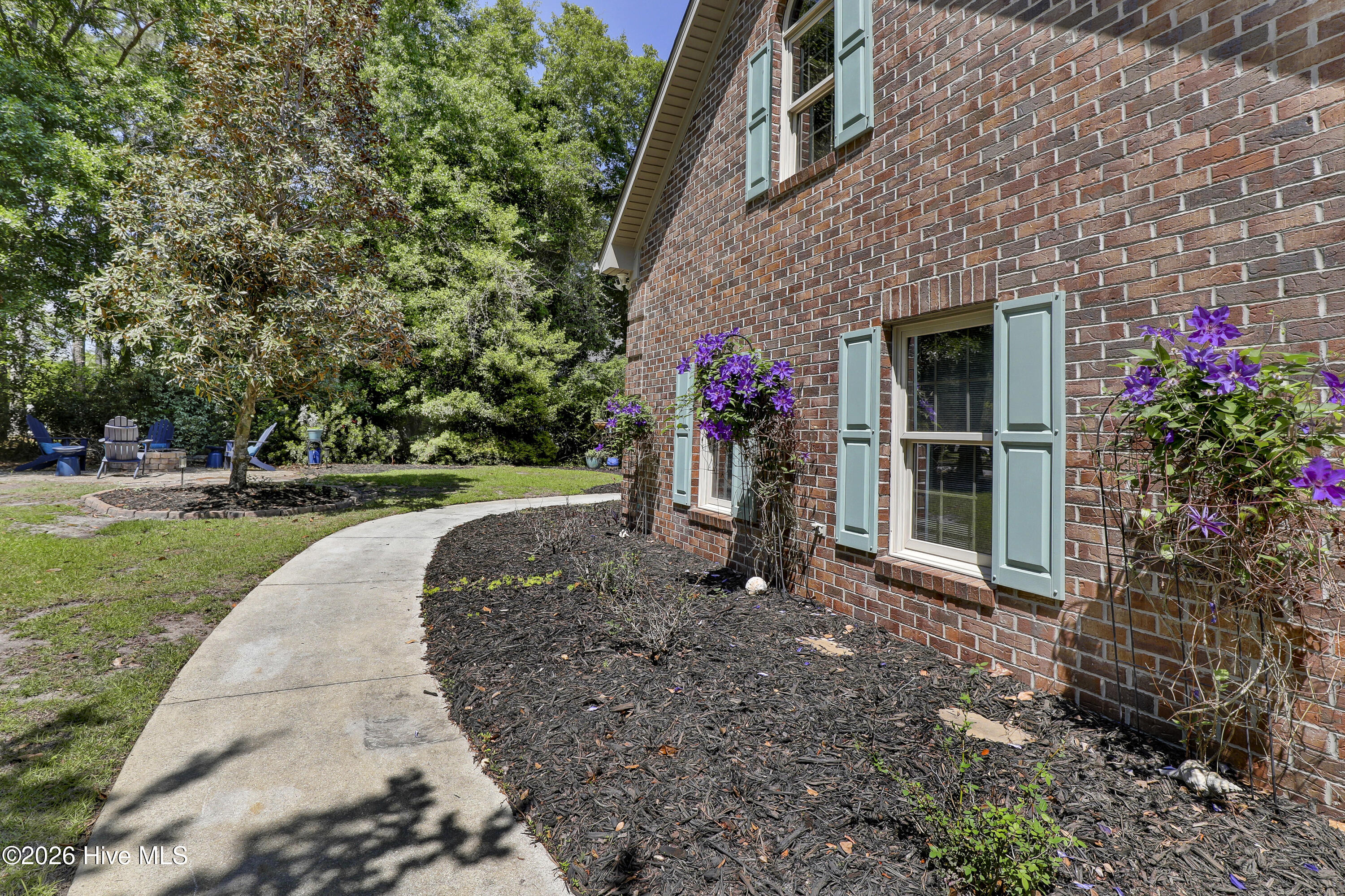 100570699 | Photo 47