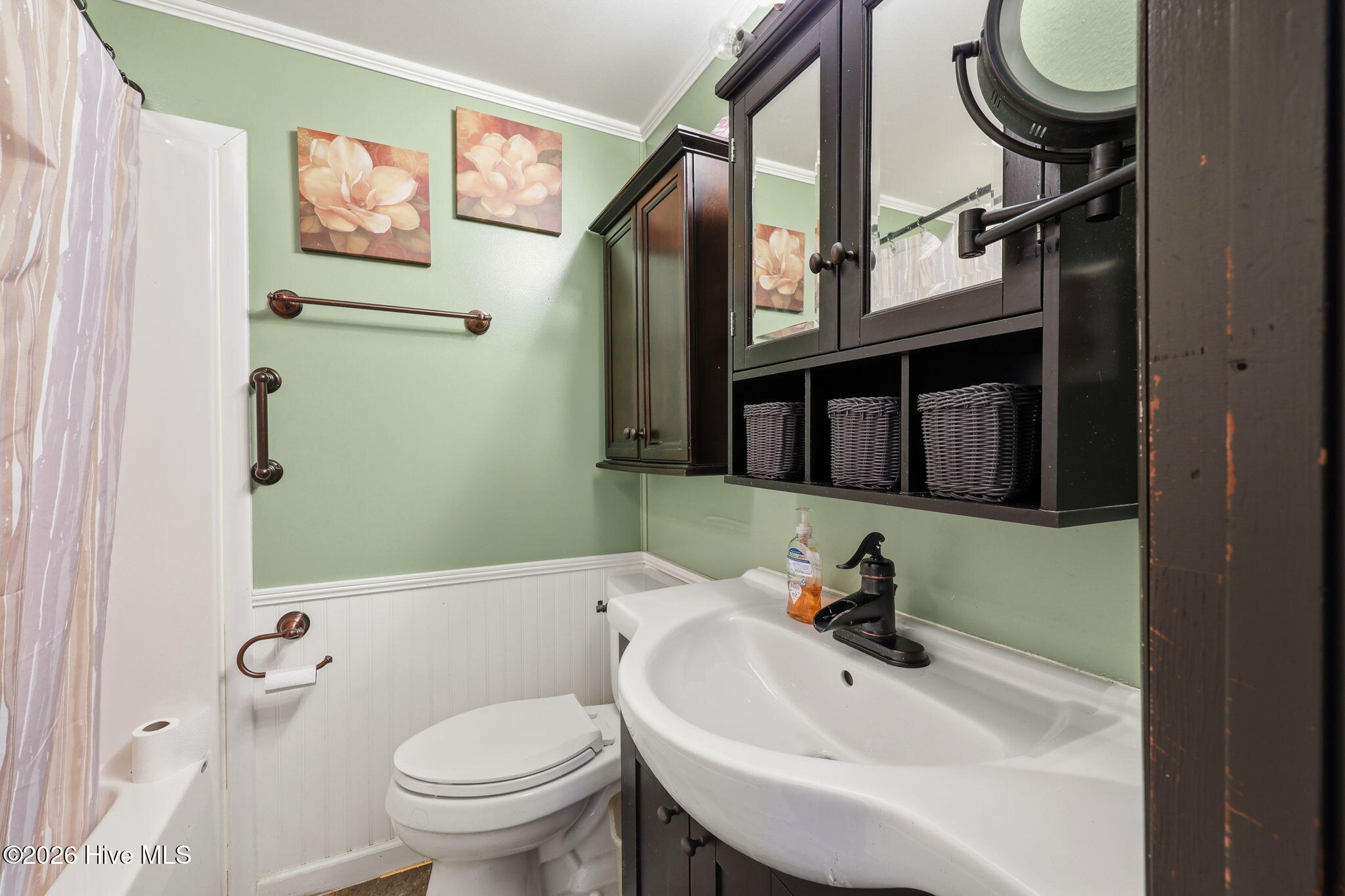 1570 Bathroom 2