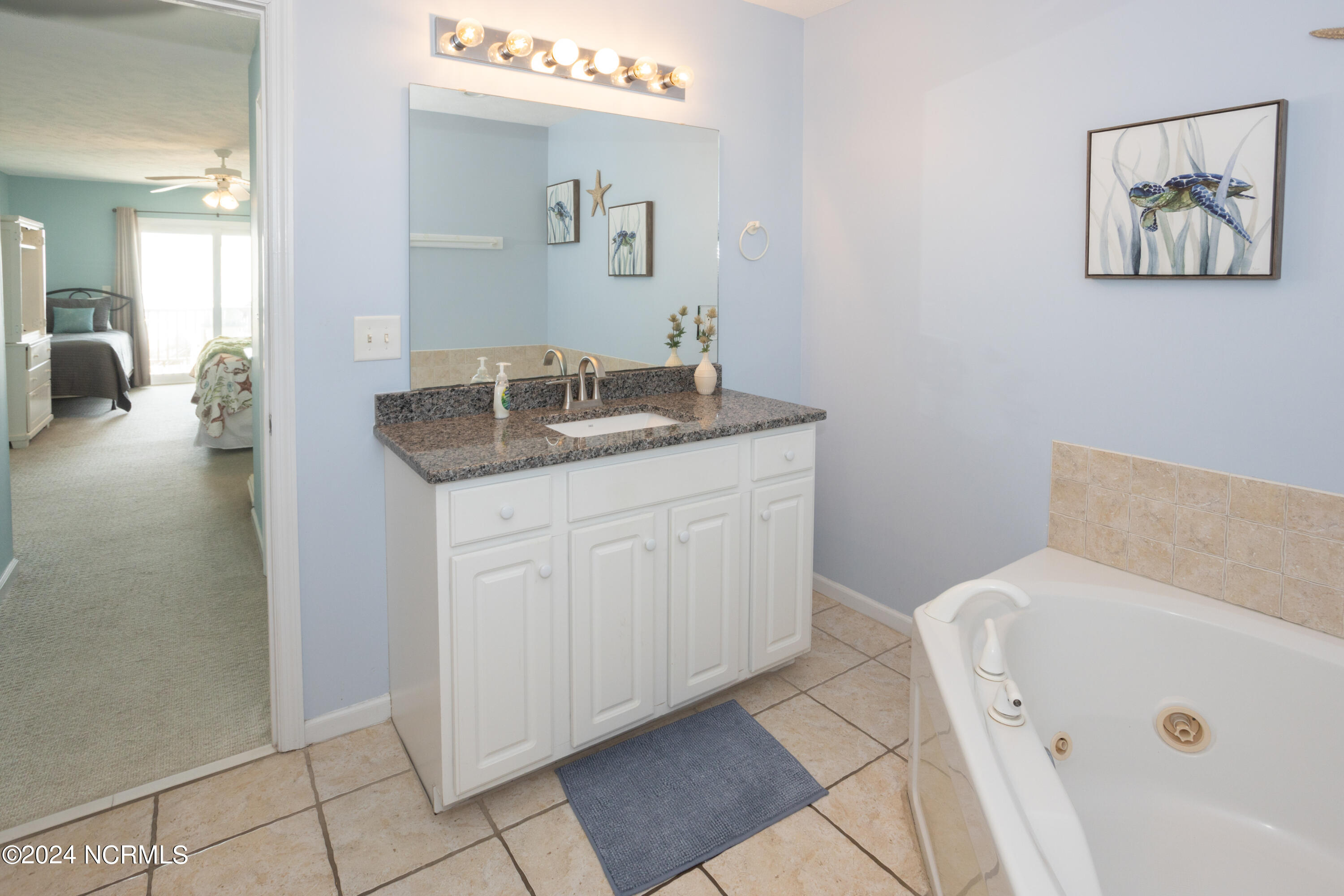 100569490 | Photo 47