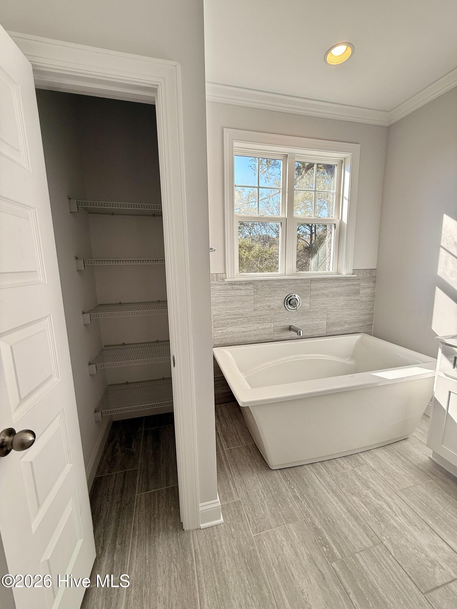 100564969 | Photo 20