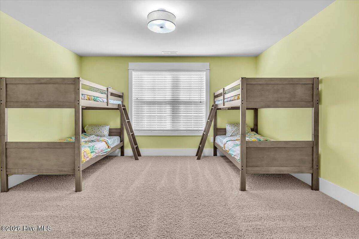 100551826 | Photo 51