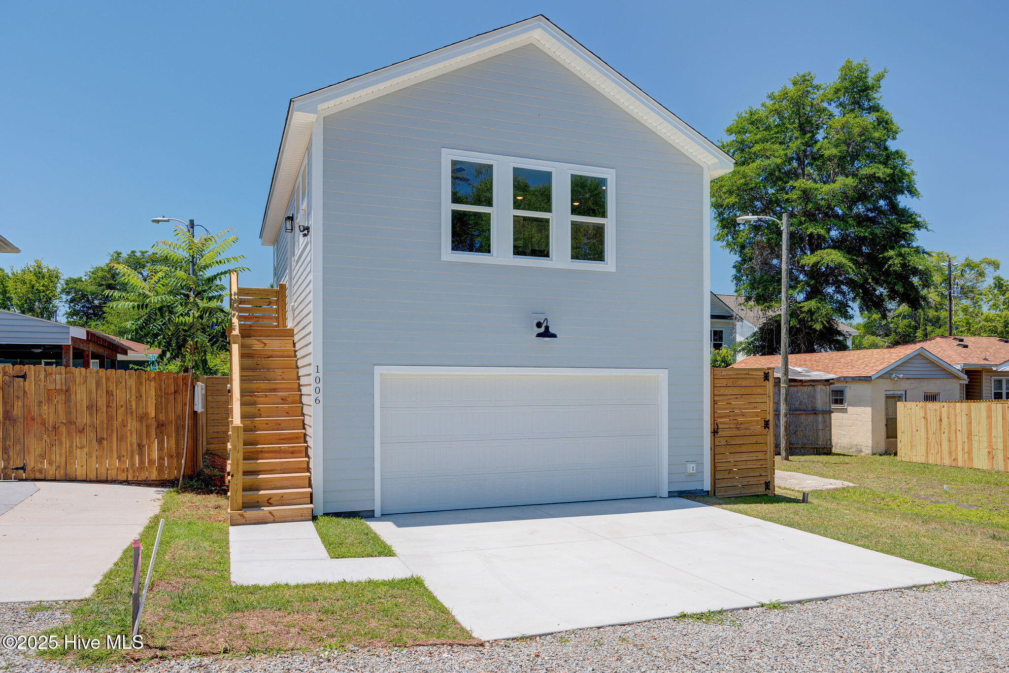 100527296 | Photo 28